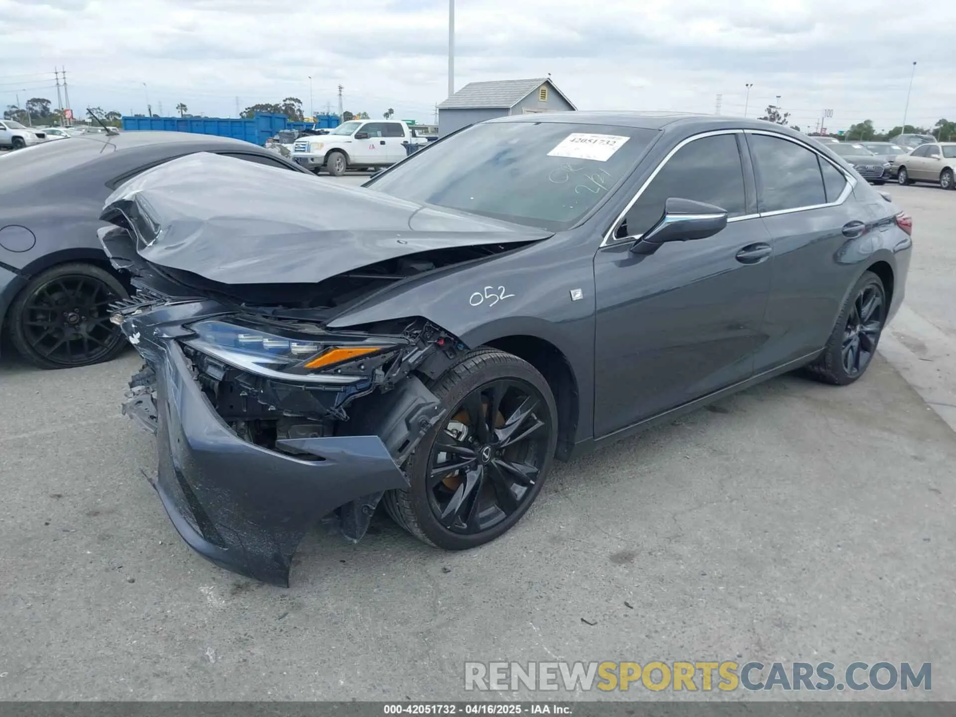 2 Фотография поврежденного автомобиля 58ABA1C18RU039512 LEXUS ES 300H 2024