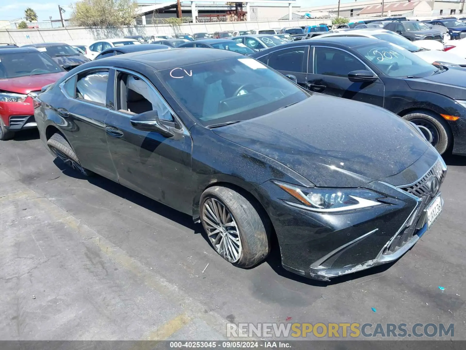 1 Фотография поврежденного автомобиля 58ADA1C11RU040977 LEXUS ES 300H 2024