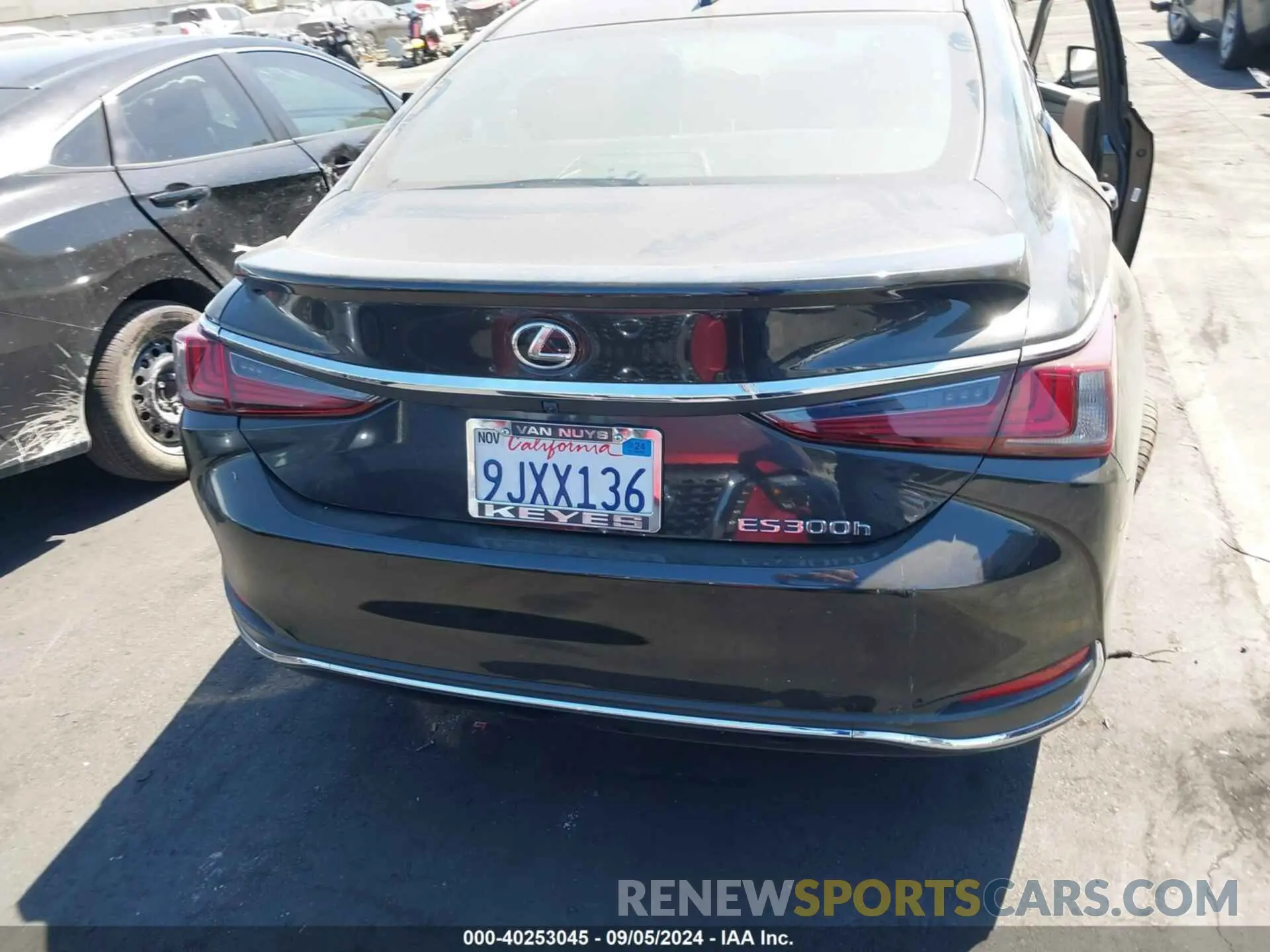 17 Фотография поврежденного автомобиля 58ADA1C11RU040977 LEXUS ES 300H 2024
