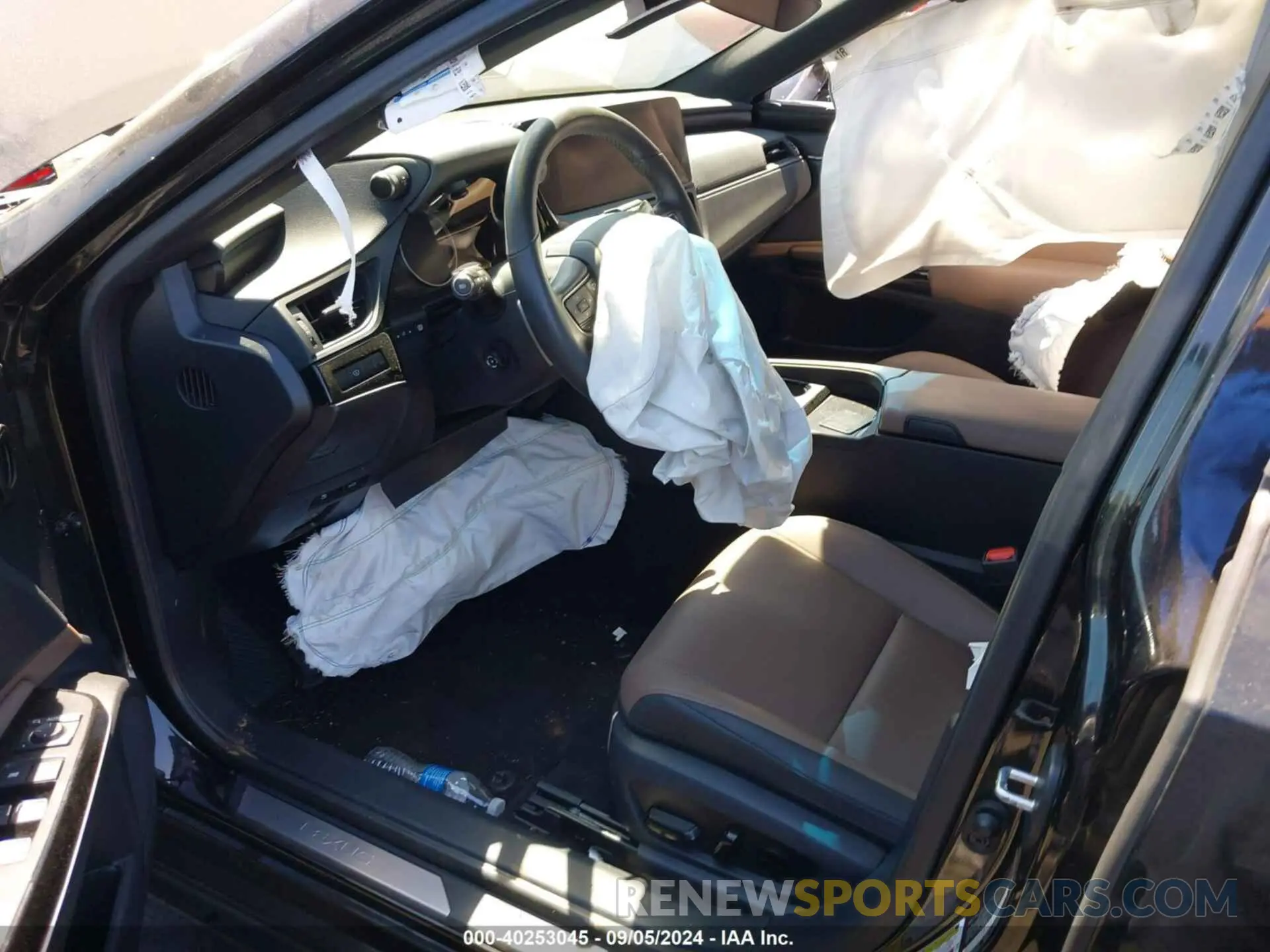 20 Фотография поврежденного автомобиля 58ADA1C11RU040977 LEXUS ES 300H 2024