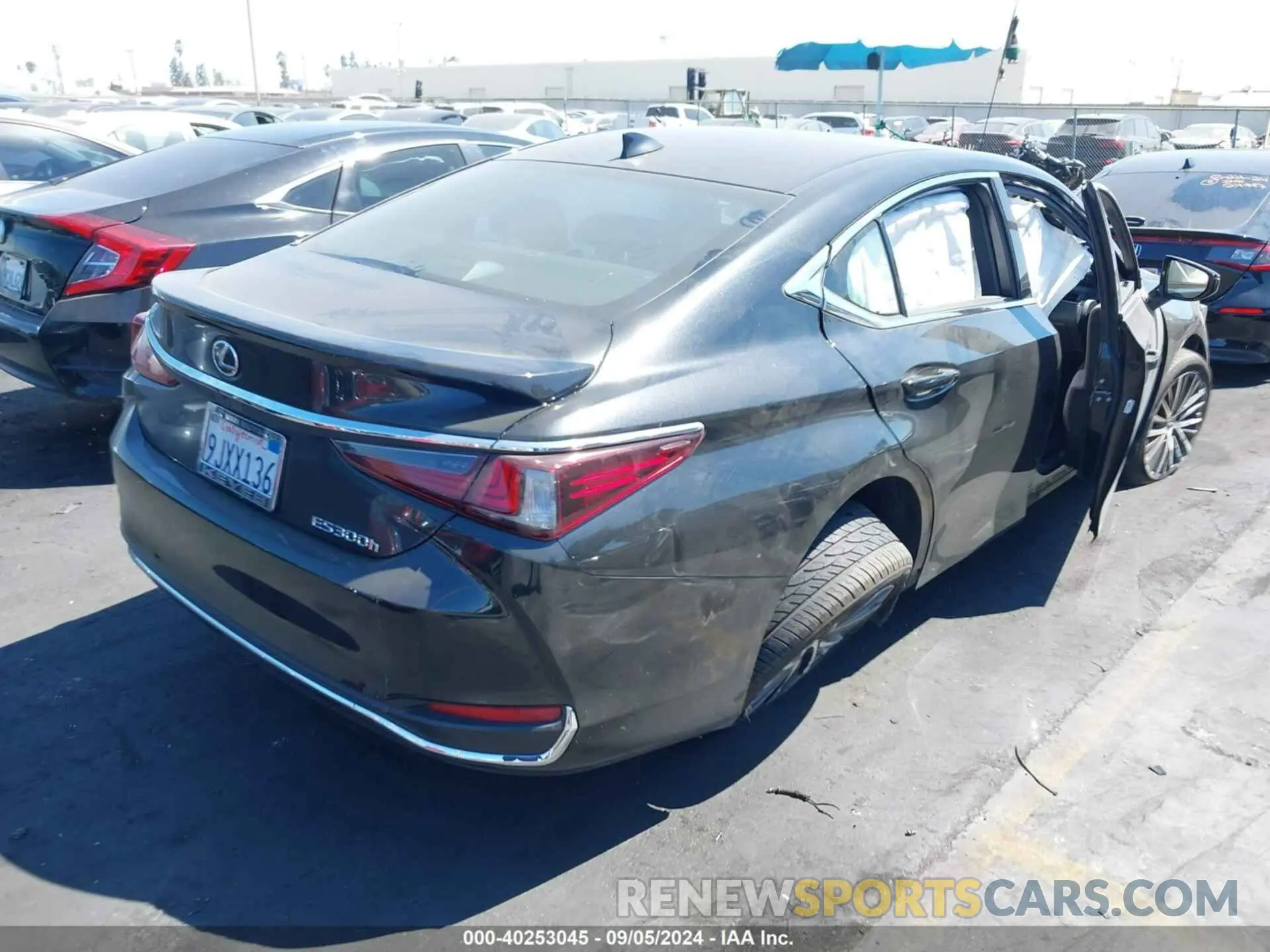 4 Фотография поврежденного автомобиля 58ADA1C11RU040977 LEXUS ES 300H 2024