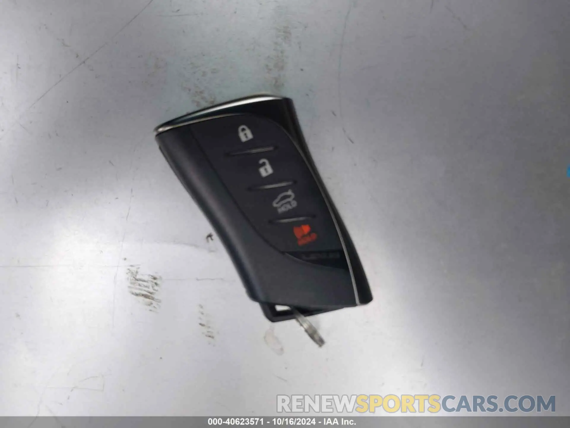 11 Фотография поврежденного автомобиля 58ADA1C11RU045063 LEXUS ES 300H 2024