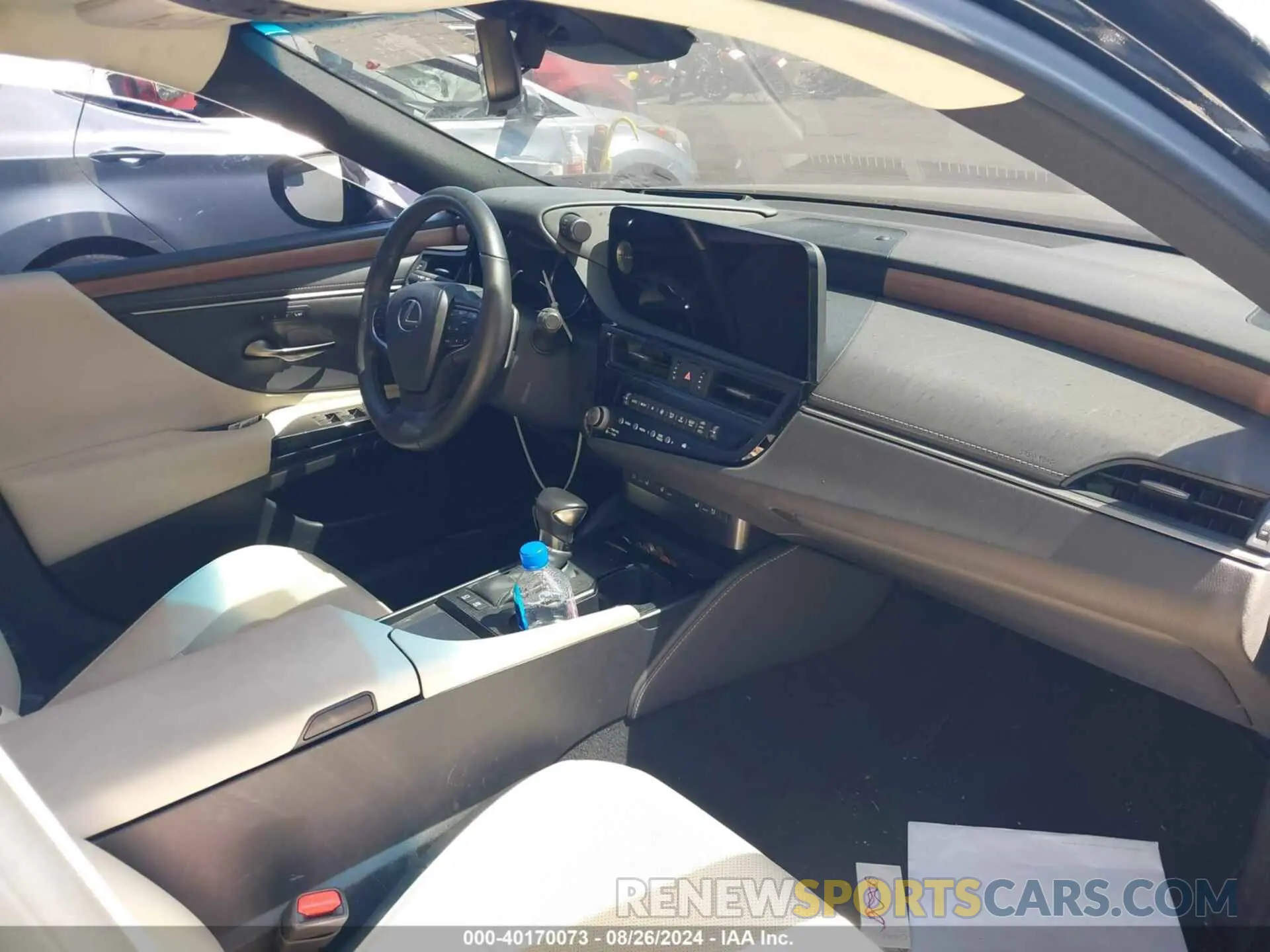 5 Фотография поврежденного автомобиля 58ADA1C12RU040034 LEXUS ES 300H 2024