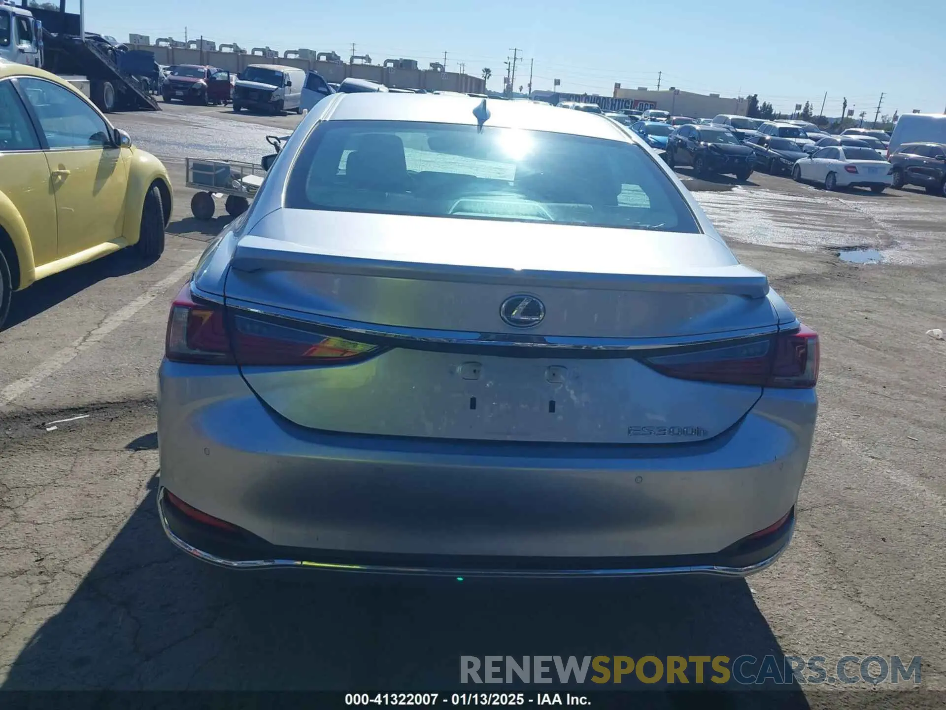 17 Фотография поврежденного автомобиля 58ADA1C12RU042009 LEXUS ES 300H 2024