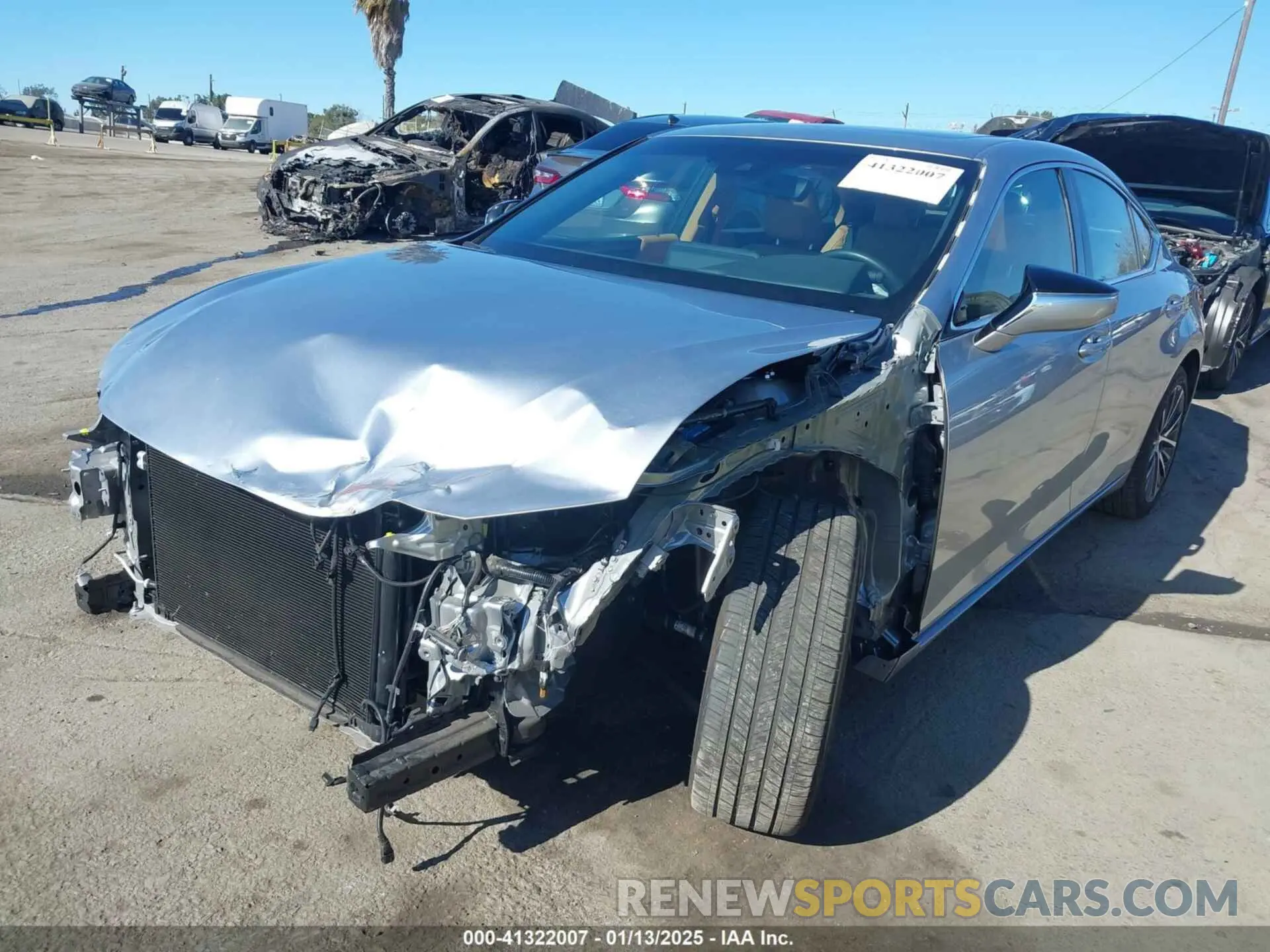 2 Фотография поврежденного автомобиля 58ADA1C12RU042009 LEXUS ES 300H 2024