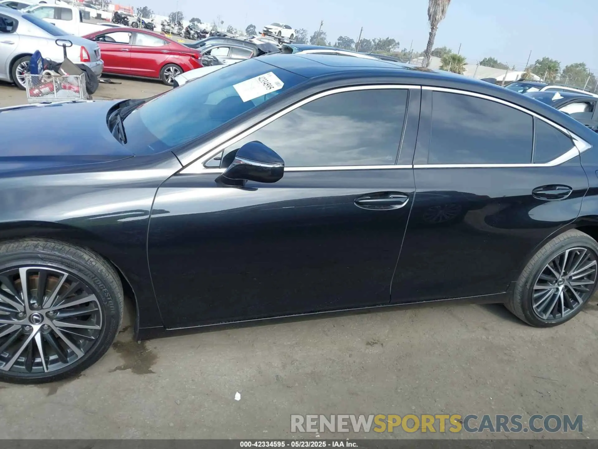 15 Photograph of a damaged car 58ADA1C14RU037328 LEXUS ES 300H 2024