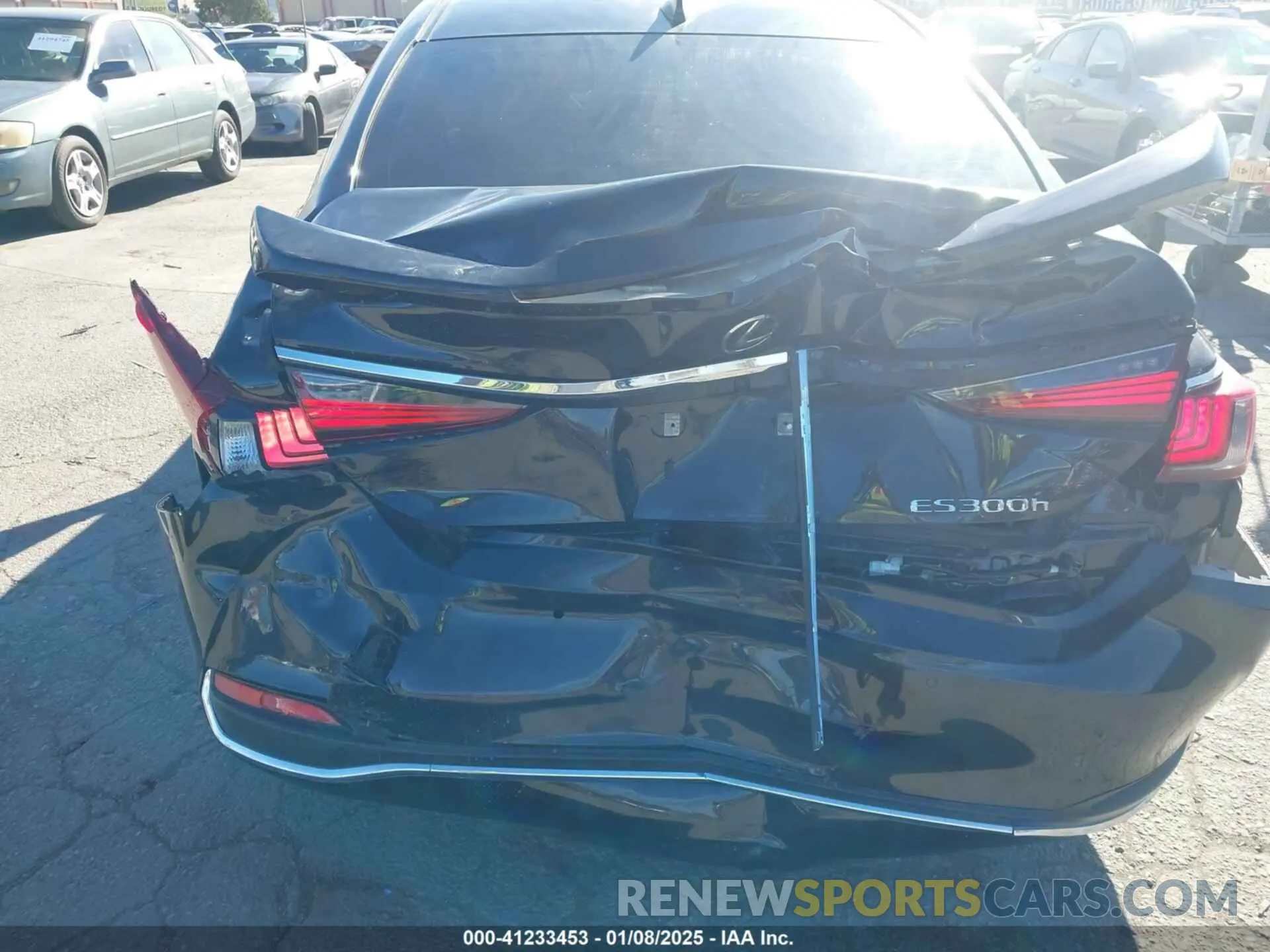 18 Photograph of a damaged car 58ADA1C15RU044241 LEXUS ES 300H 2024