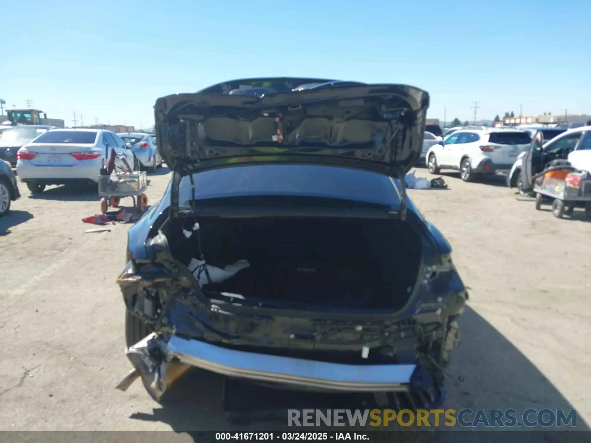 17 Фотография поврежденного автомобиля 58ADA1C15RU047172 LEXUS ES 300H 2024