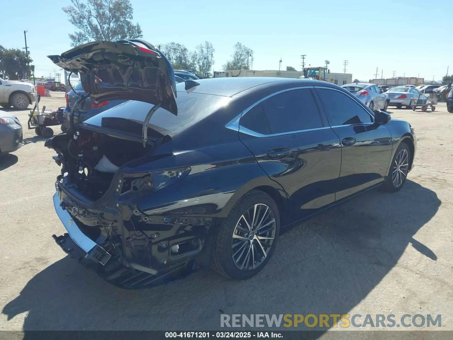 4 Фотография поврежденного автомобиля 58ADA1C15RU047172 LEXUS ES 300H 2024