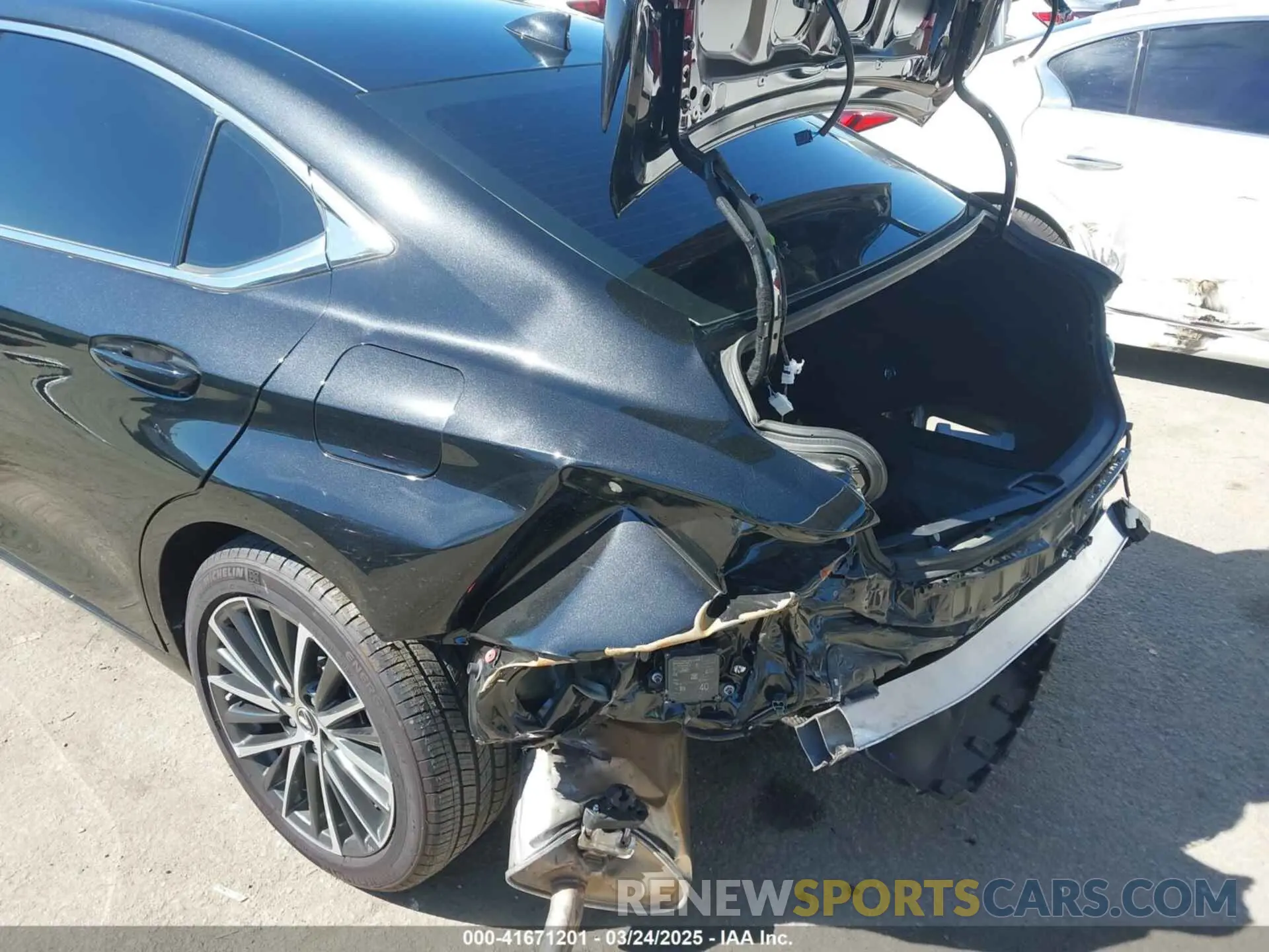 6 Фотография поврежденного автомобиля 58ADA1C15RU047172 LEXUS ES 300H 2024