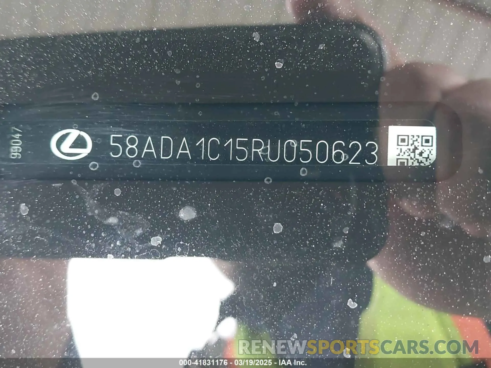9 Фотография поврежденного автомобиля 58ADA1C15RU050623 LEXUS ES 300H 2024
