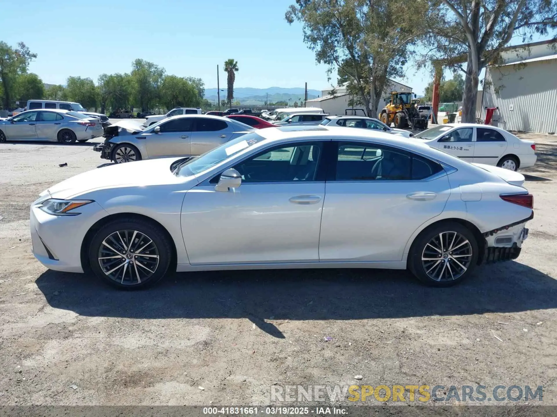 15 Photograph of a damaged car 58ADA1C16RU039730 LEXUS ES 300H 2024