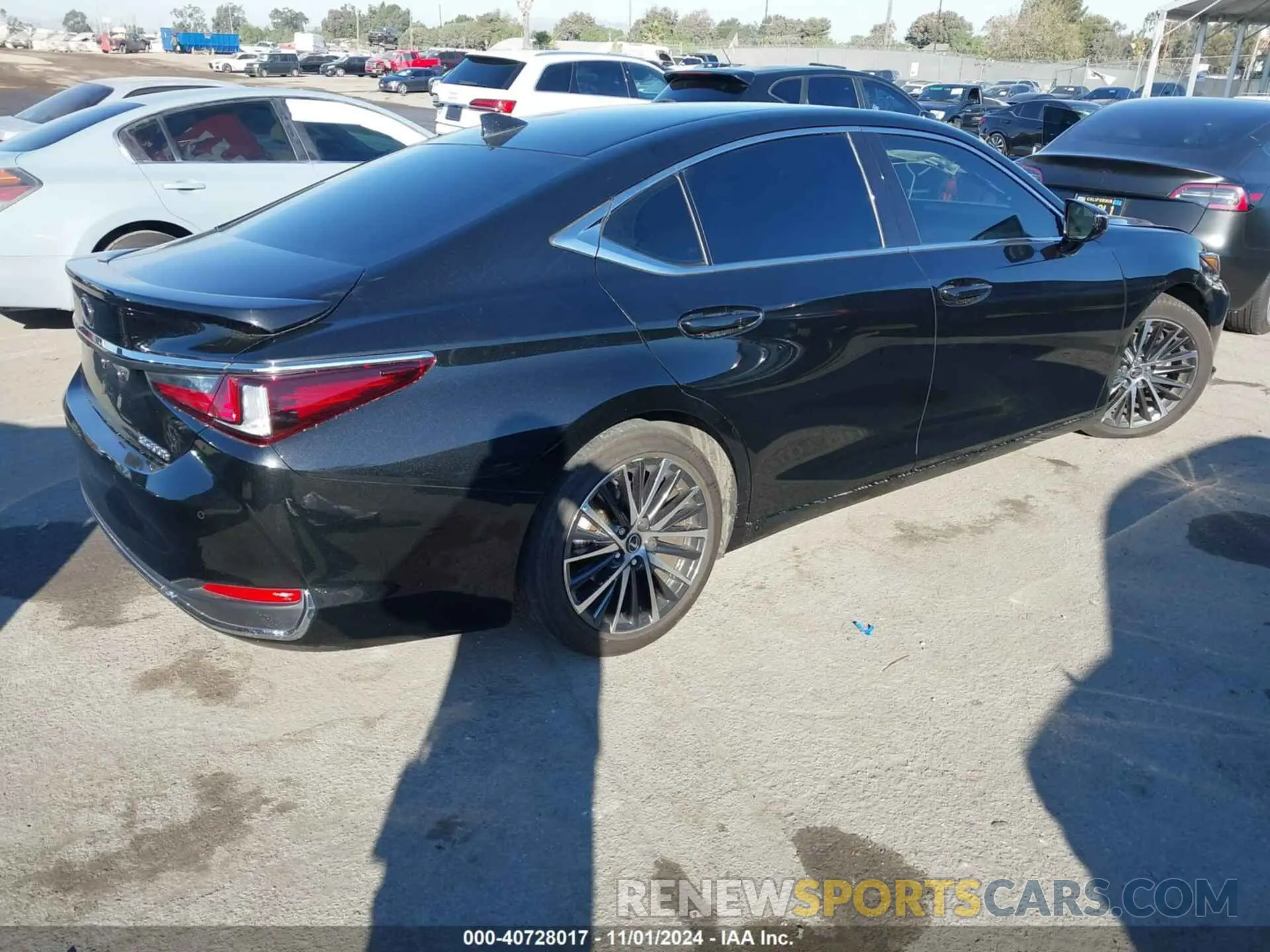 4 Photograph of a damaged car 58ADA1C16RU043485 LEXUS ES 300H 2024