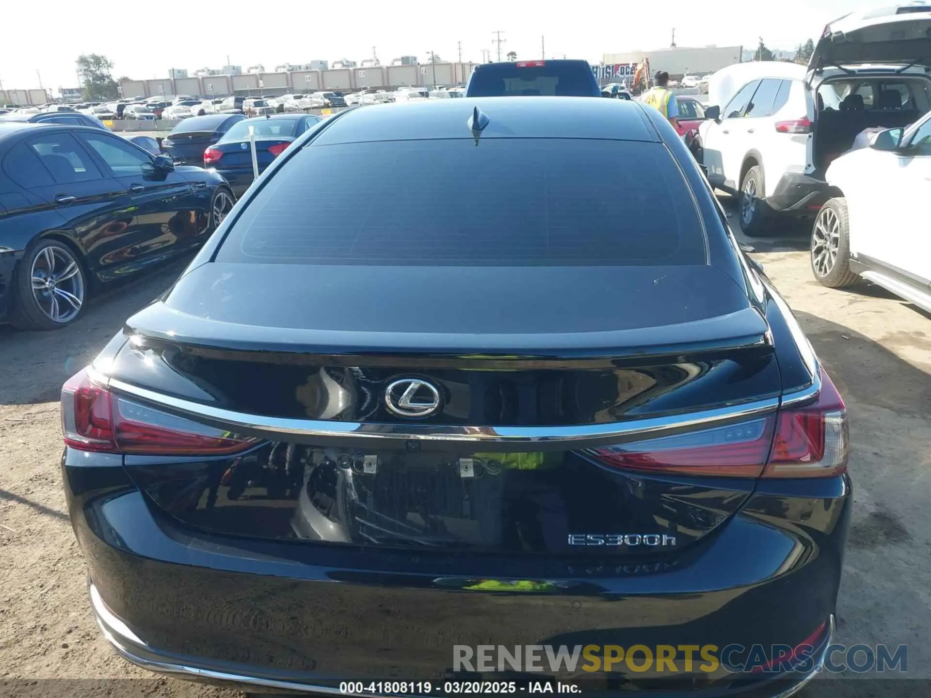 16 Фотография поврежденного автомобиля 58ADA1C1XRU041495 LEXUS ES 300H 2024