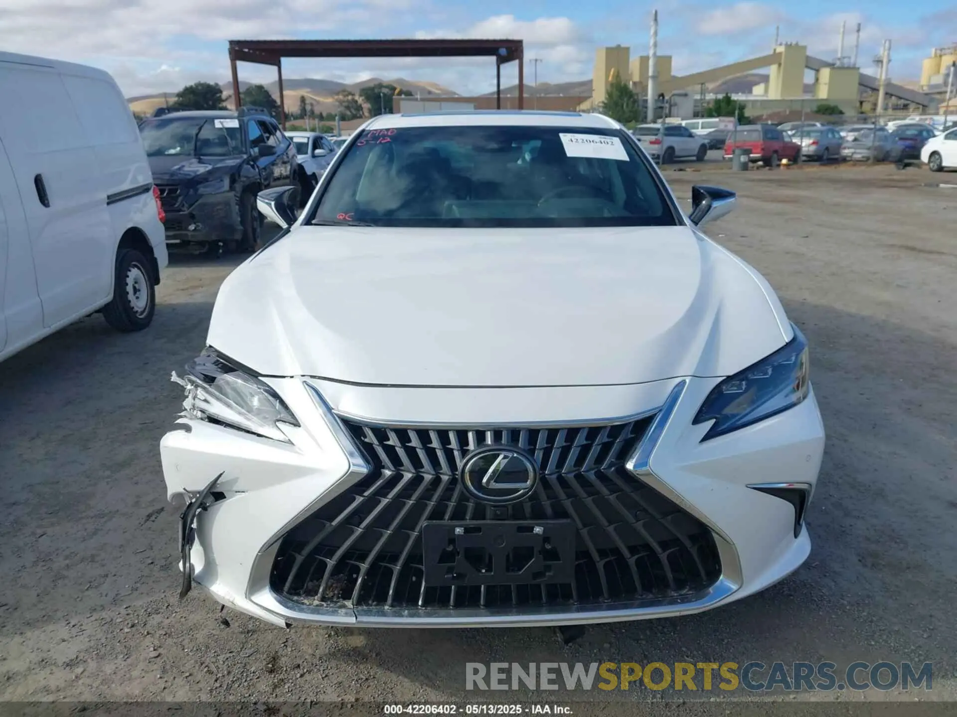 12 Photograph of a damaged car 58AEA1C10RU048315 LEXUS ES 300H 2024
