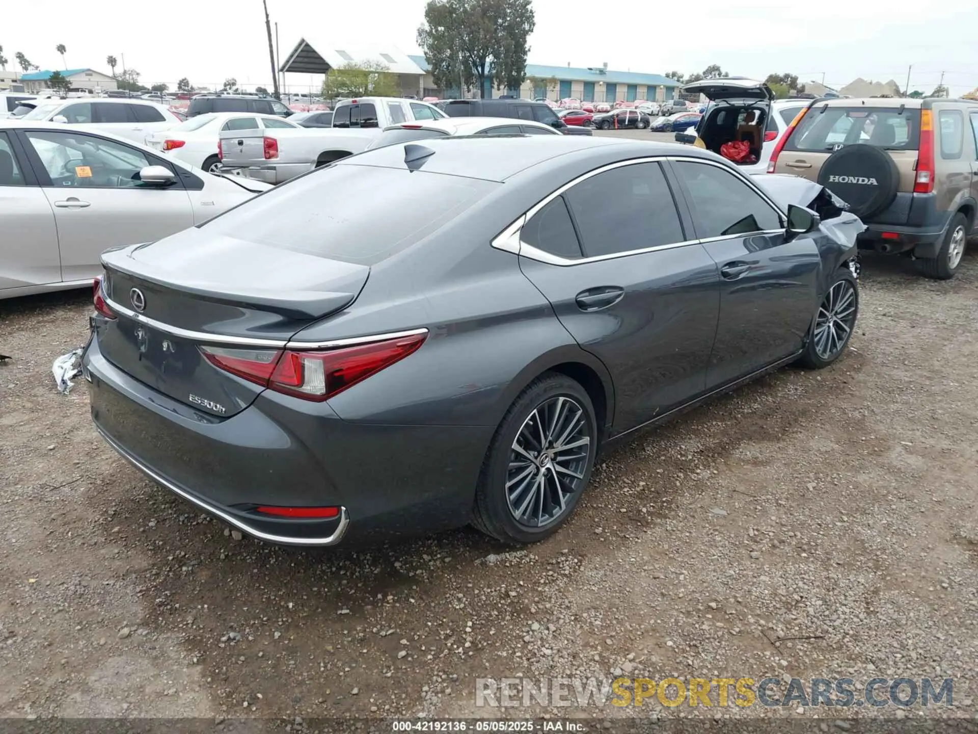 4 Photograph of a damaged car 58ADA1C10SU057257 LEXUS ES 300H 2025