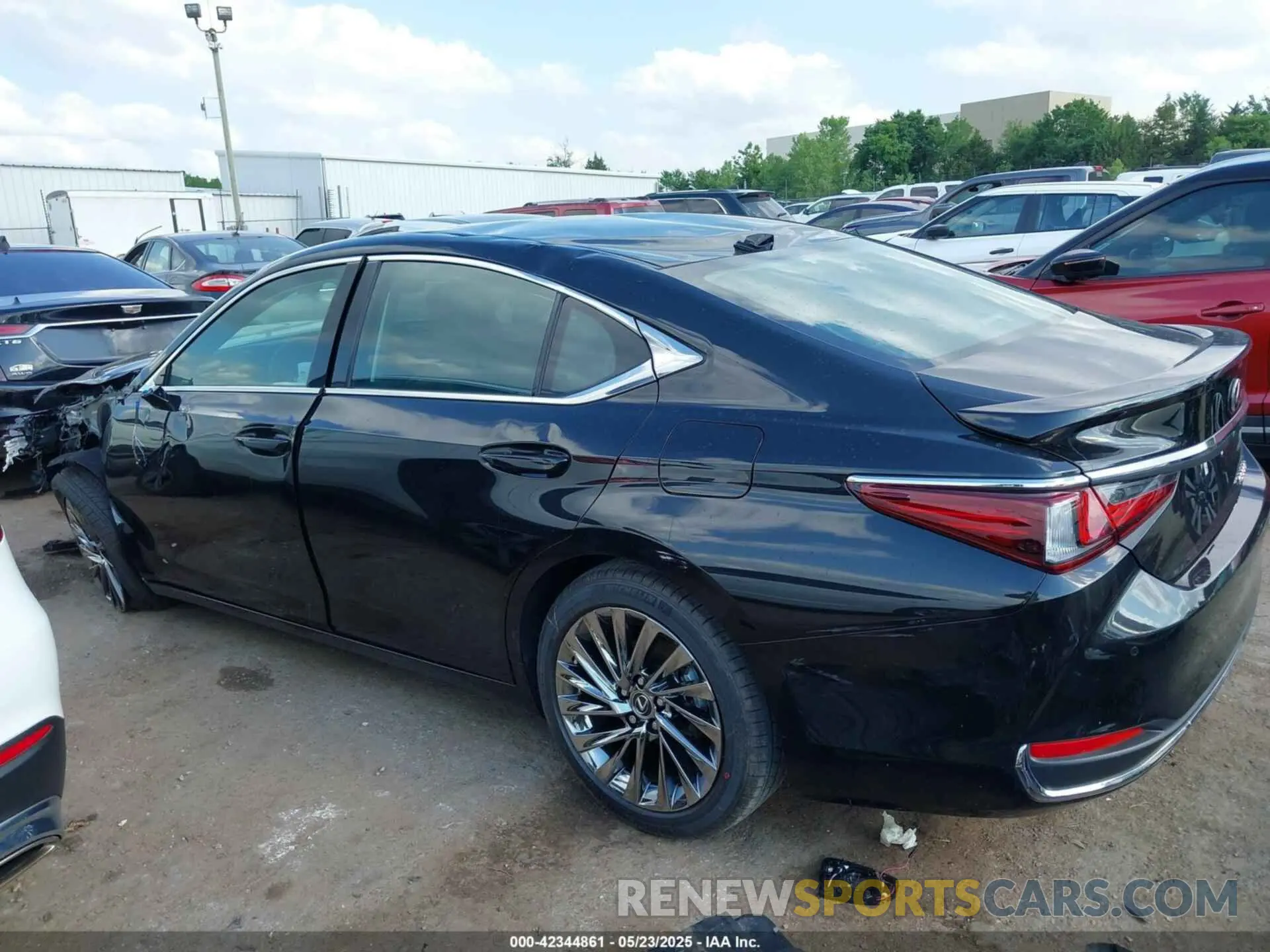 15 Photograph of a damaged car 58AFA1C16SU067283 LEXUS ES 300H 2025
