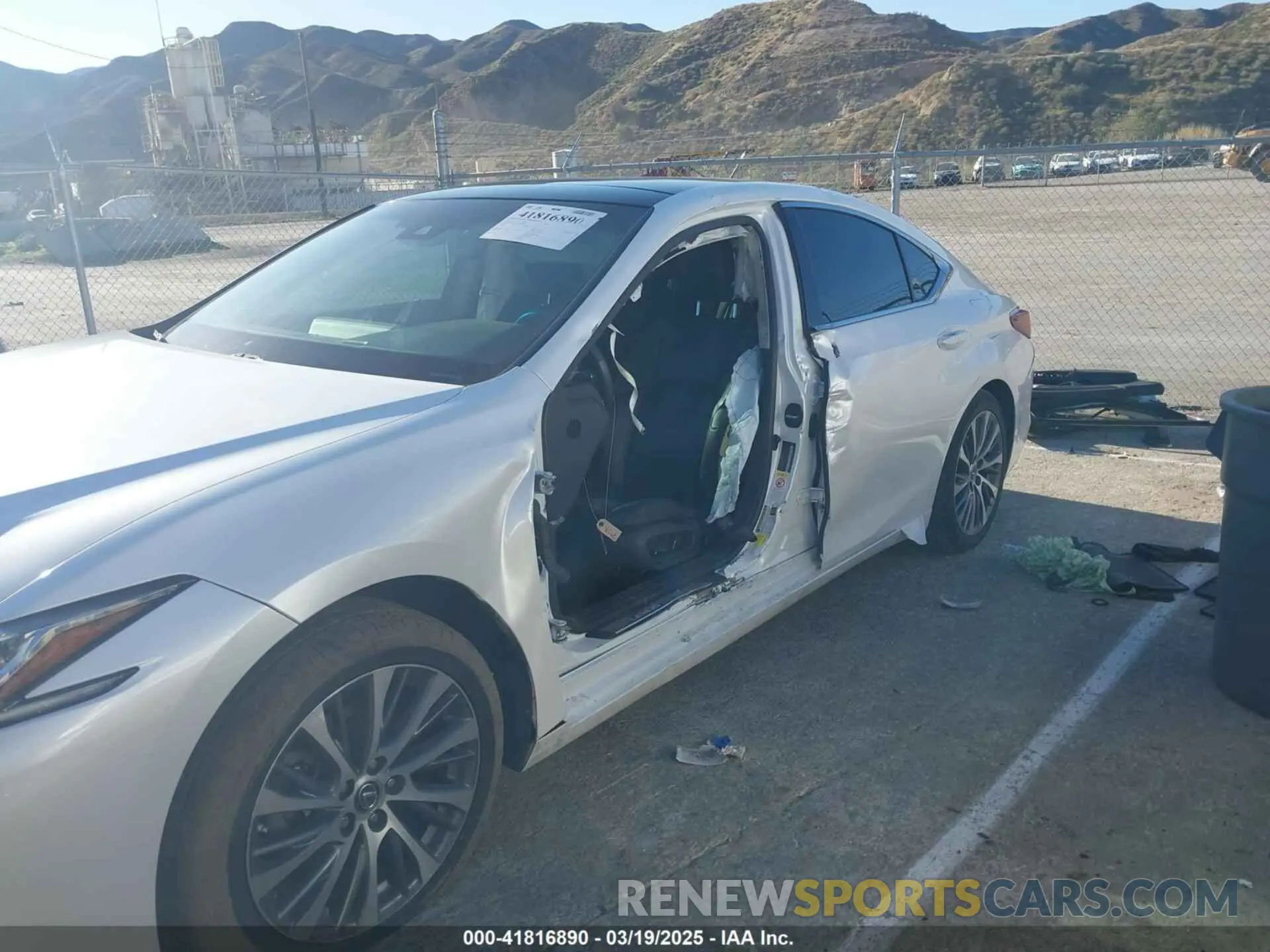 6 Photograph of a damaged car 58ABZ1B11KU019473 LEXUS ES 350 2019