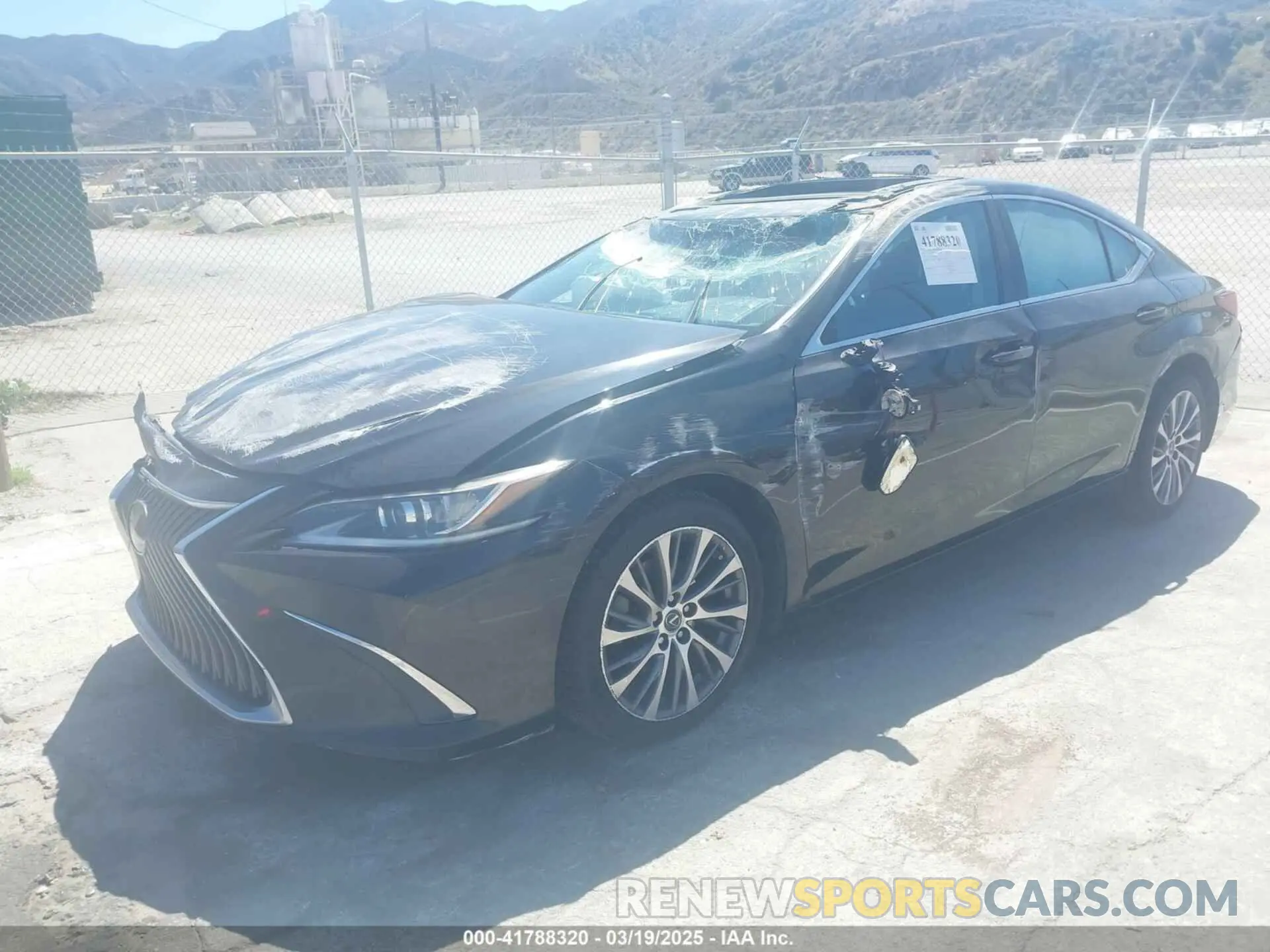 2 Фотография поврежденного автомобиля 58ABZ1B11KU026522 LEXUS ES 350 2019