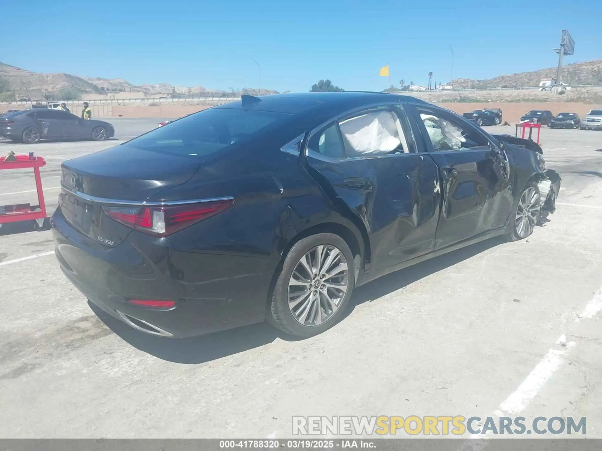 4 Фотография поврежденного автомобиля 58ABZ1B11KU026522 LEXUS ES 350 2019