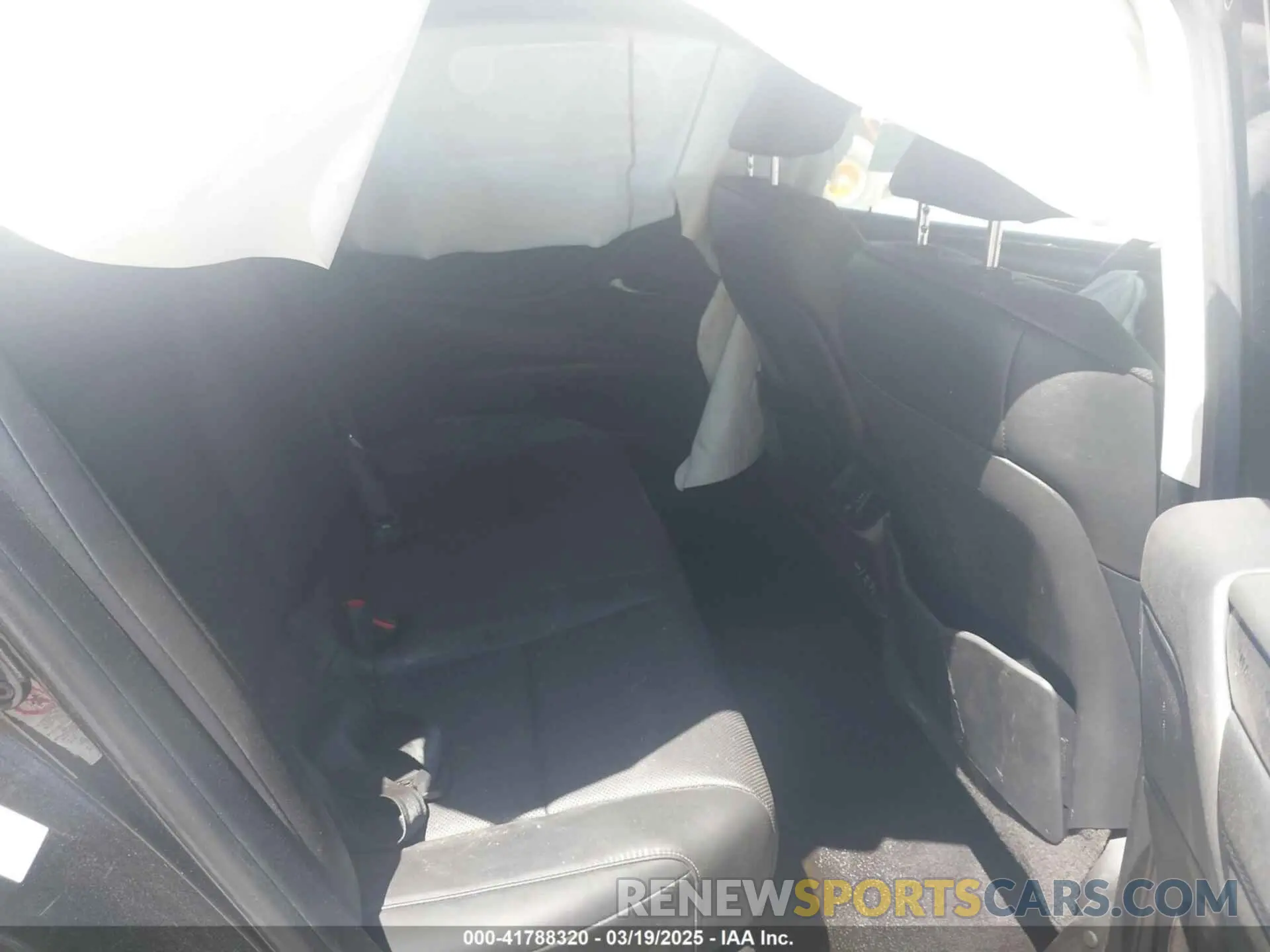 8 Фотография поврежденного автомобиля 58ABZ1B11KU026522 LEXUS ES 350 2019