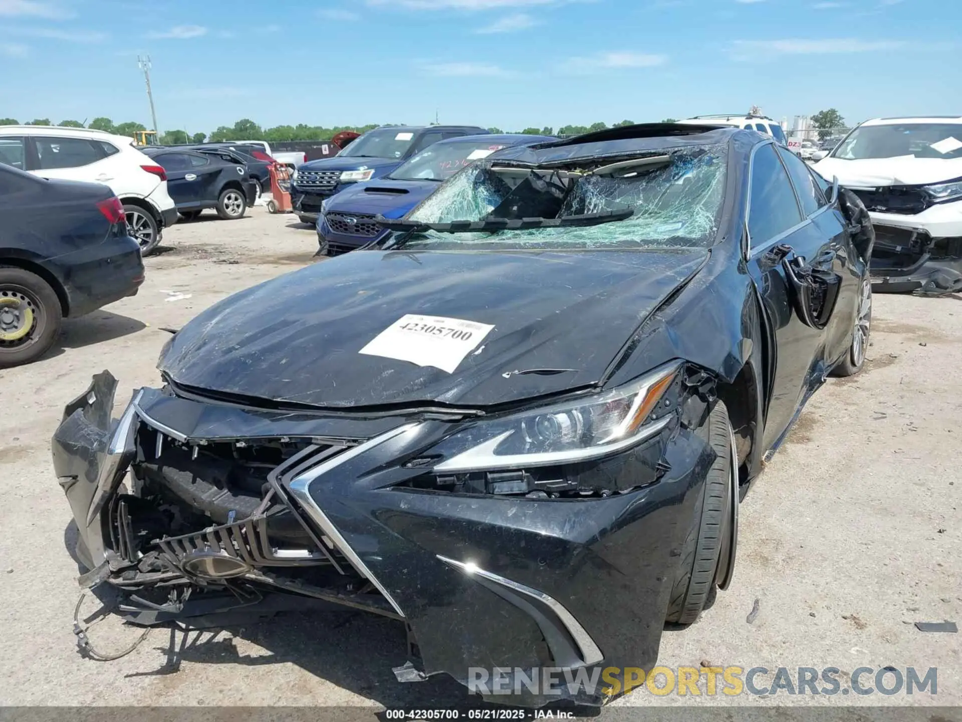 2 Фотография поврежденного автомобиля 58ABZ1B12KU012161 LEXUS ES 350 2019