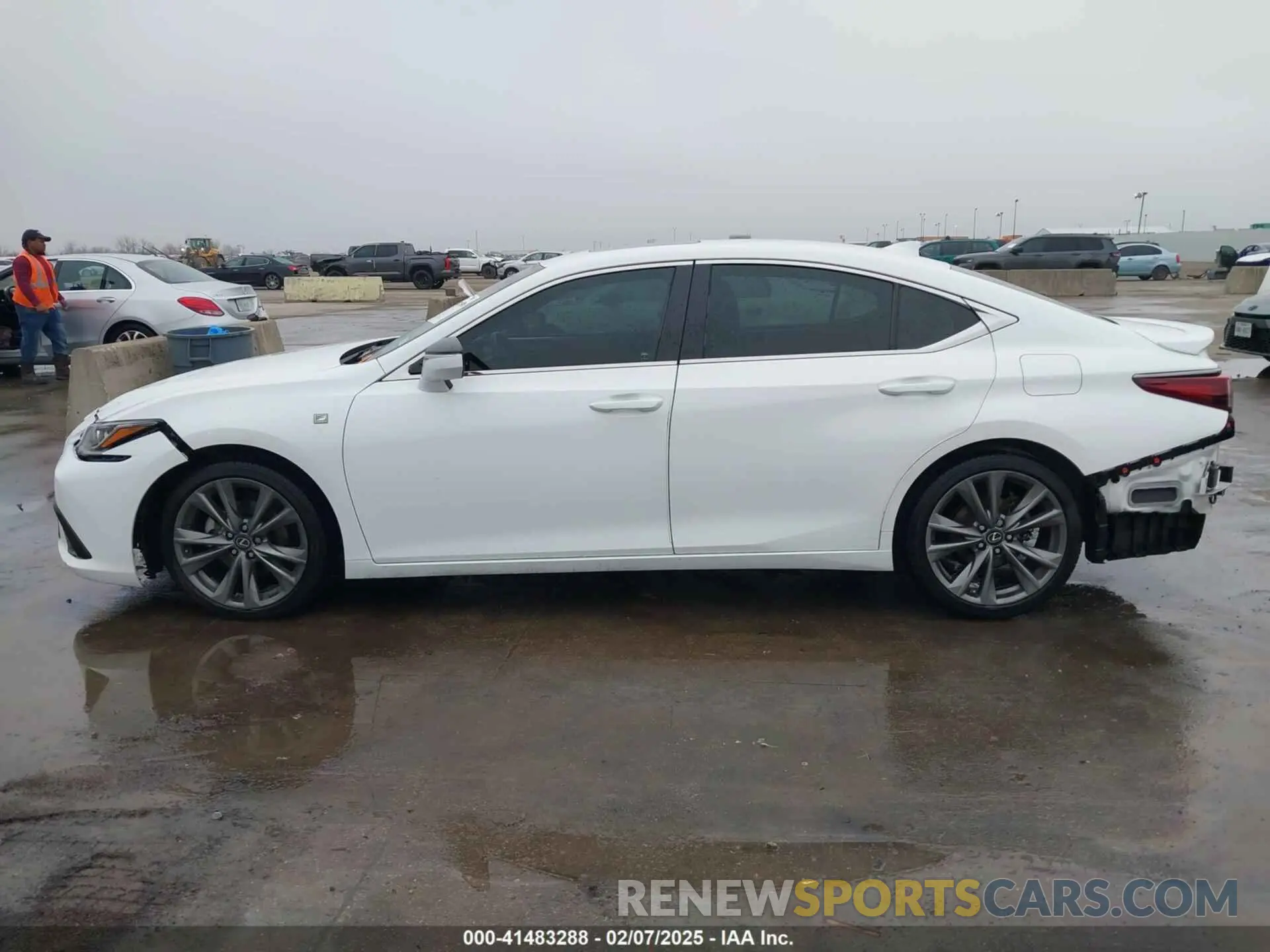 15 Фотография поврежденного автомобиля 58ABZ1B12KU021667 LEXUS ES 350 2019