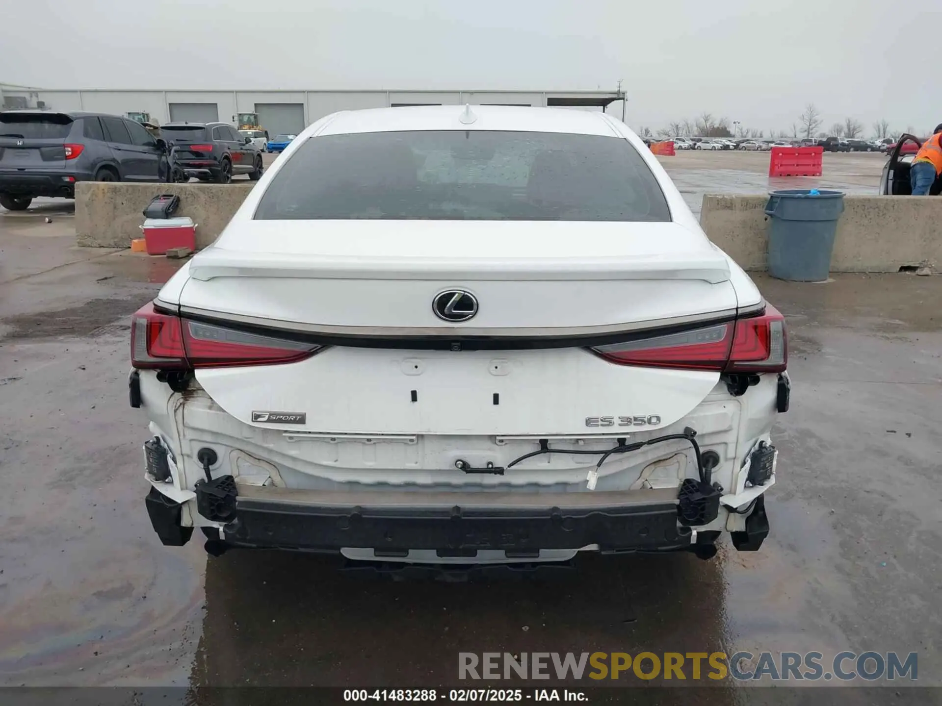 17 Фотография поврежденного автомобиля 58ABZ1B12KU021667 LEXUS ES 350 2019