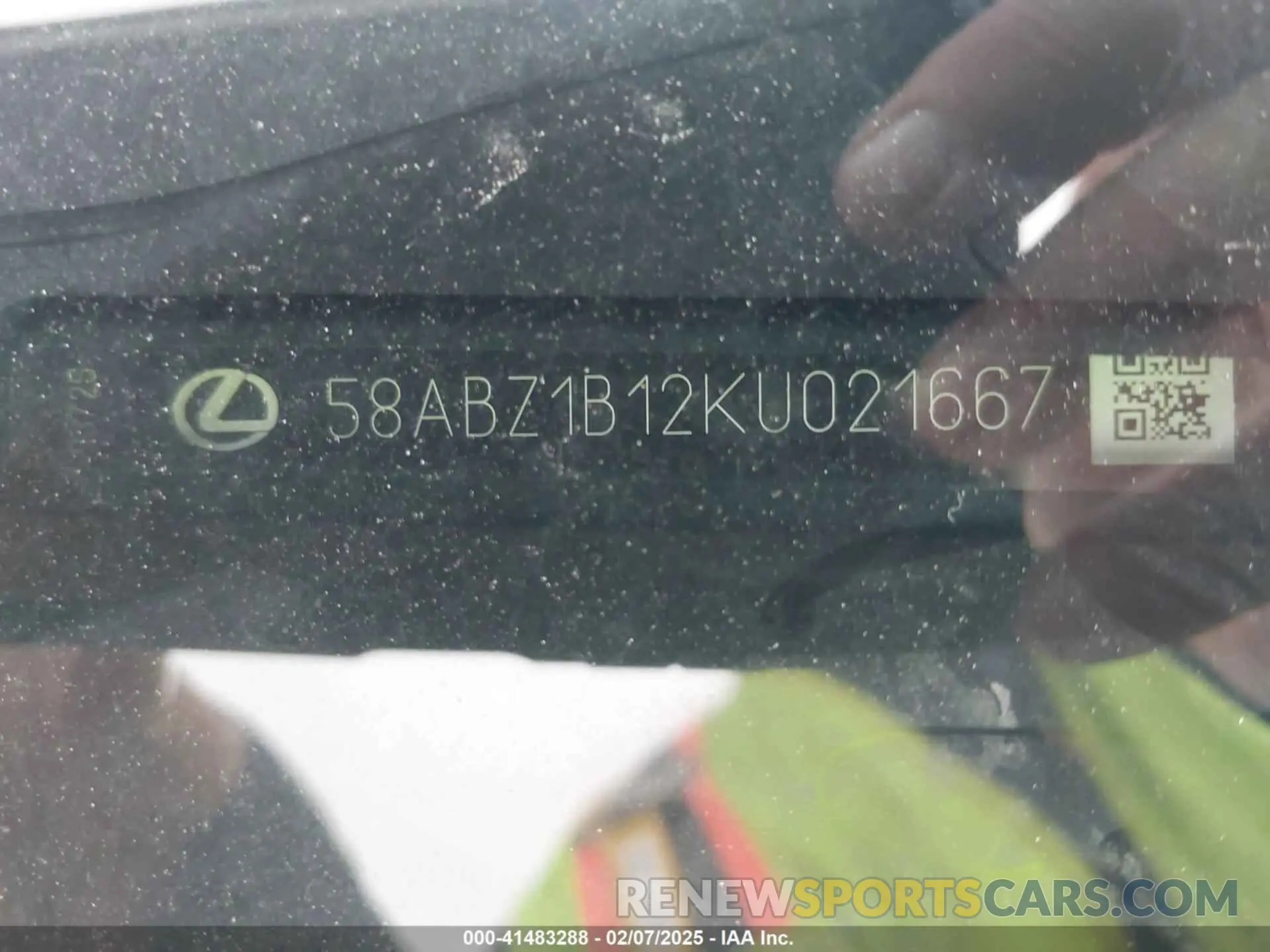 19 Фотография поврежденного автомобиля 58ABZ1B12KU021667 LEXUS ES 350 2019