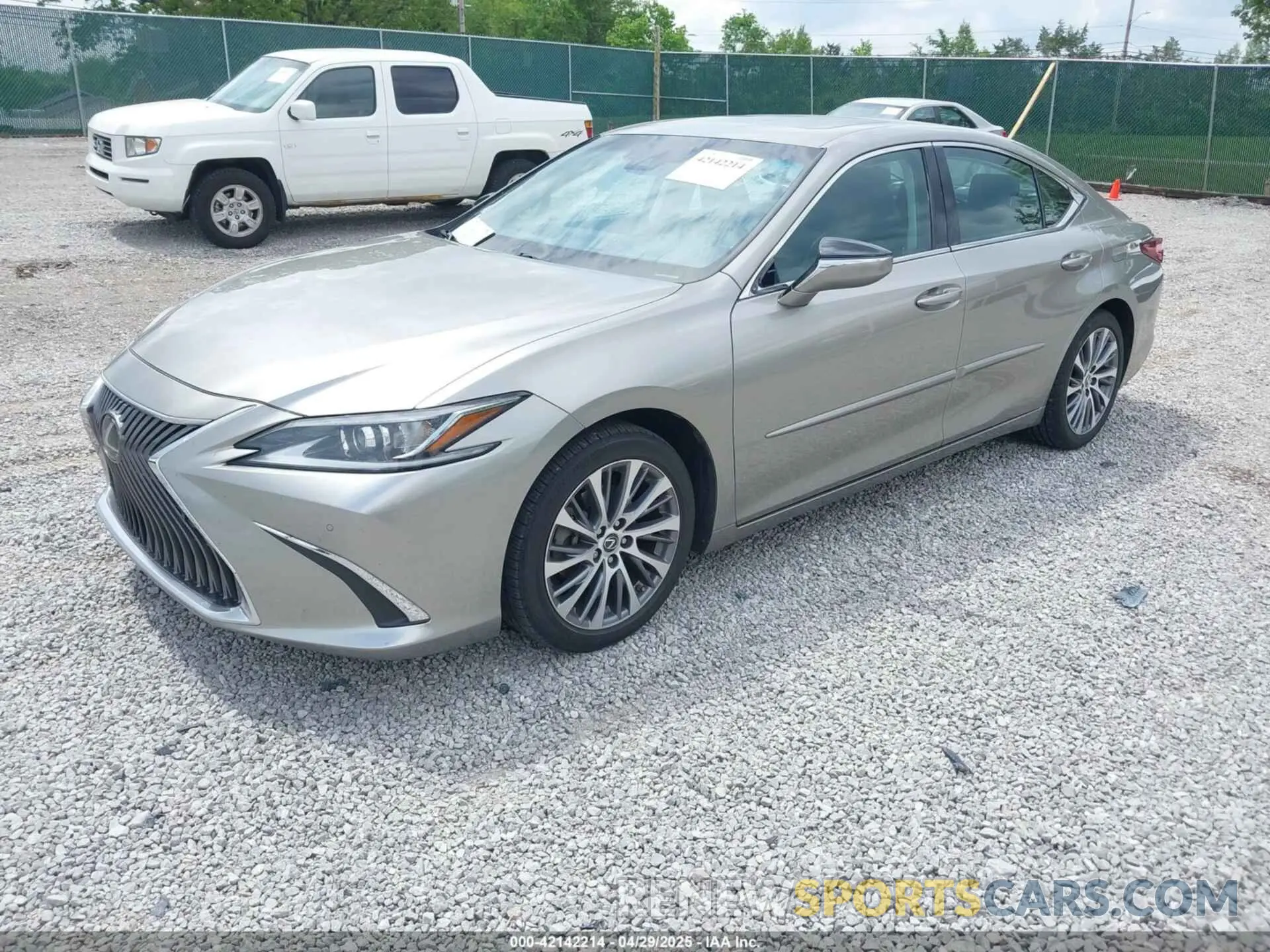 2 Фотография поврежденного автомобиля 58ABZ1B13KU015358 LEXUS ES 350 2019