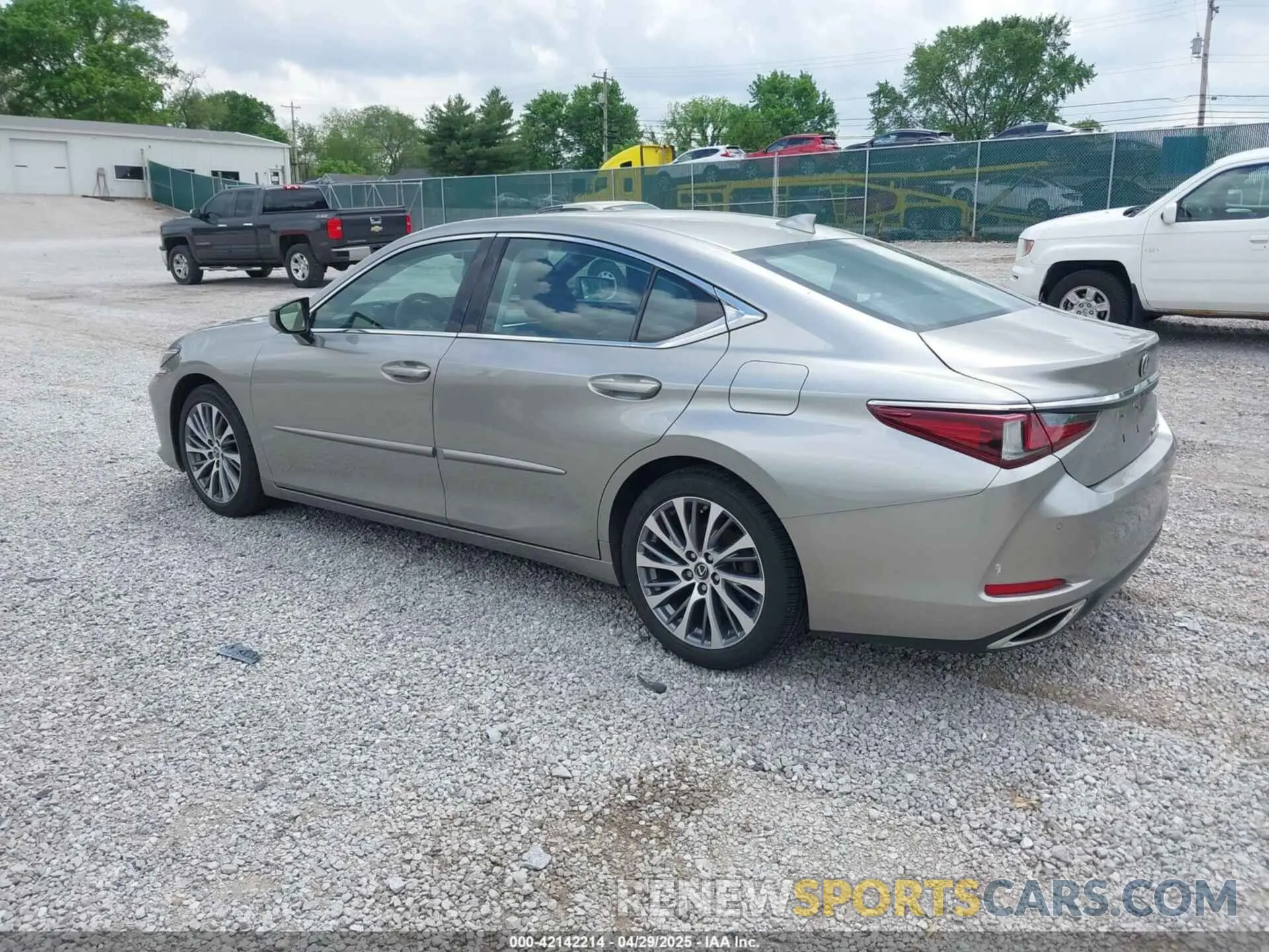 3 Фотография поврежденного автомобиля 58ABZ1B13KU015358 LEXUS ES 350 2019