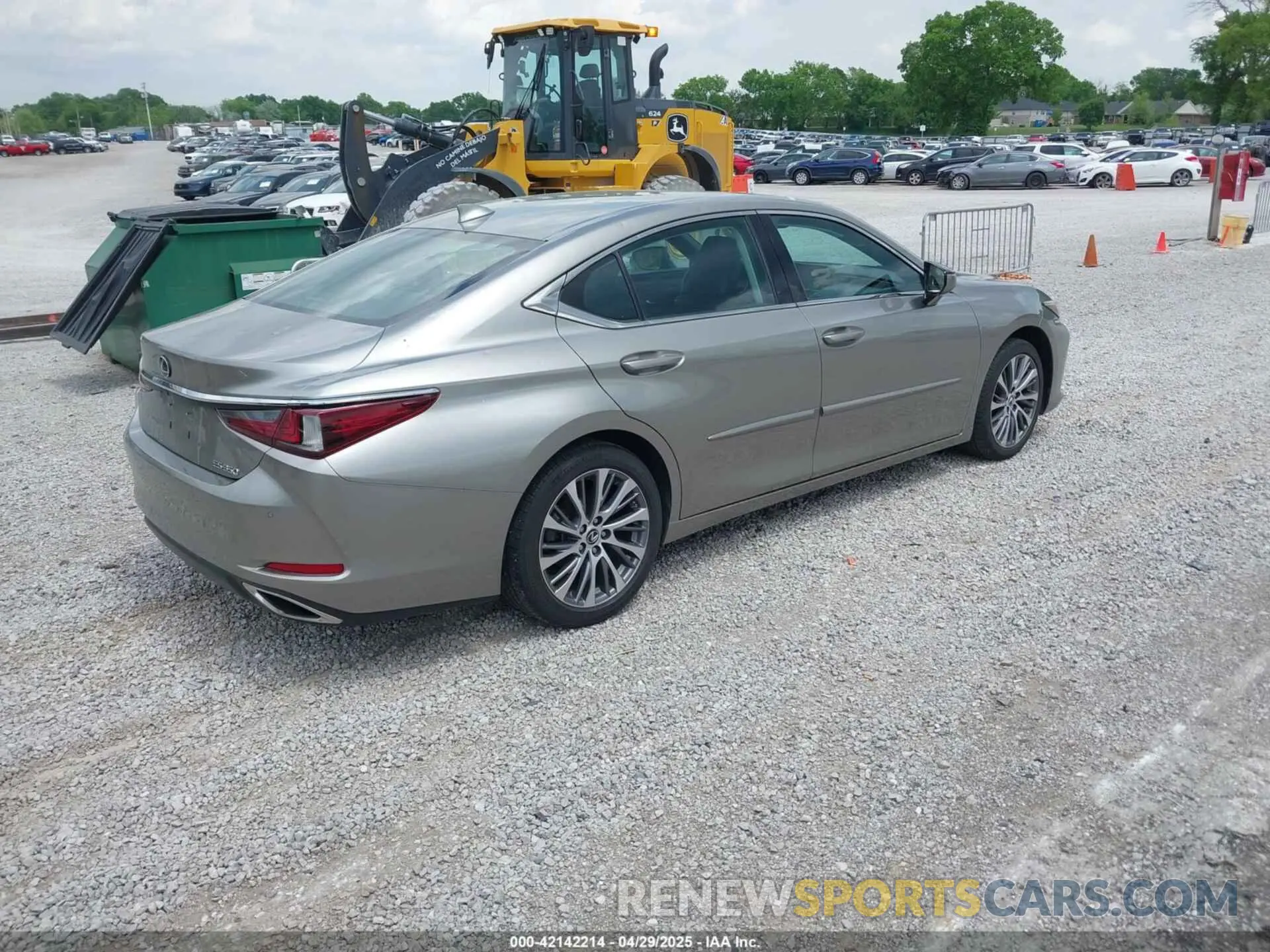 4 Фотография поврежденного автомобиля 58ABZ1B13KU015358 LEXUS ES 350 2019