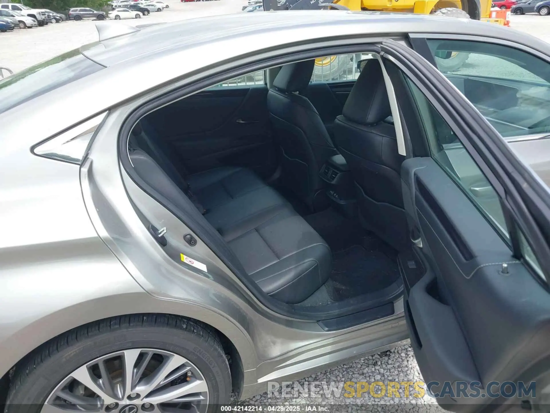 8 Фотография поврежденного автомобиля 58ABZ1B13KU015358 LEXUS ES 350 2019