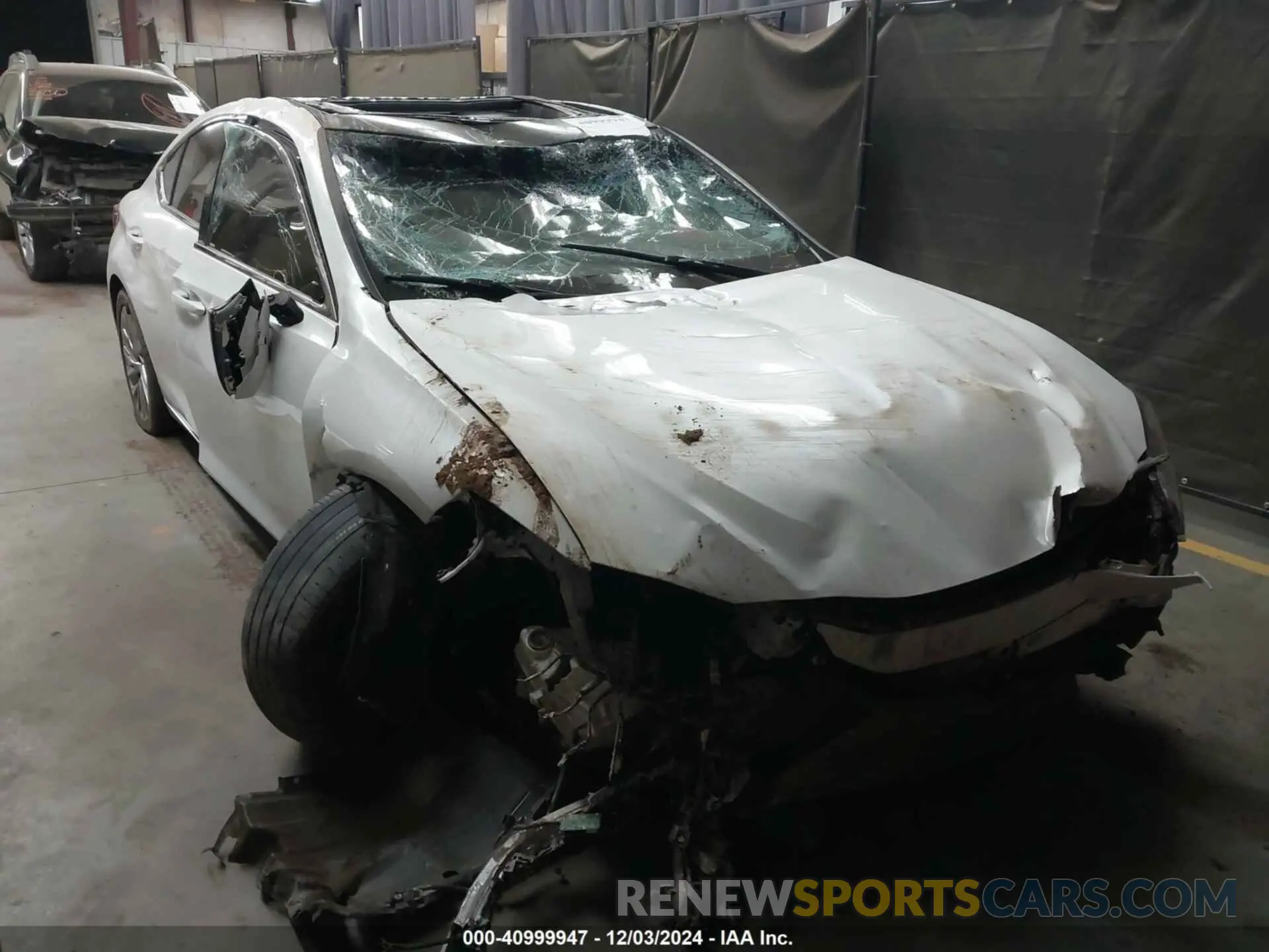 1 Photograph of a damaged car 58ABZ1B13KU017966 LEXUS ES 350 2019