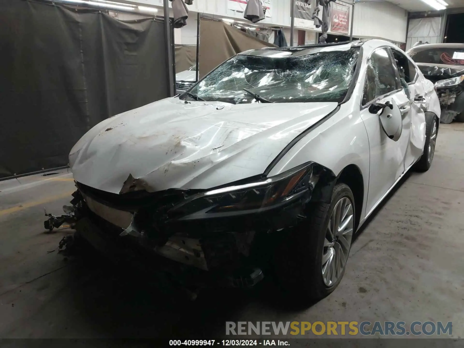 2 Photograph of a damaged car 58ABZ1B13KU017966 LEXUS ES 350 2019