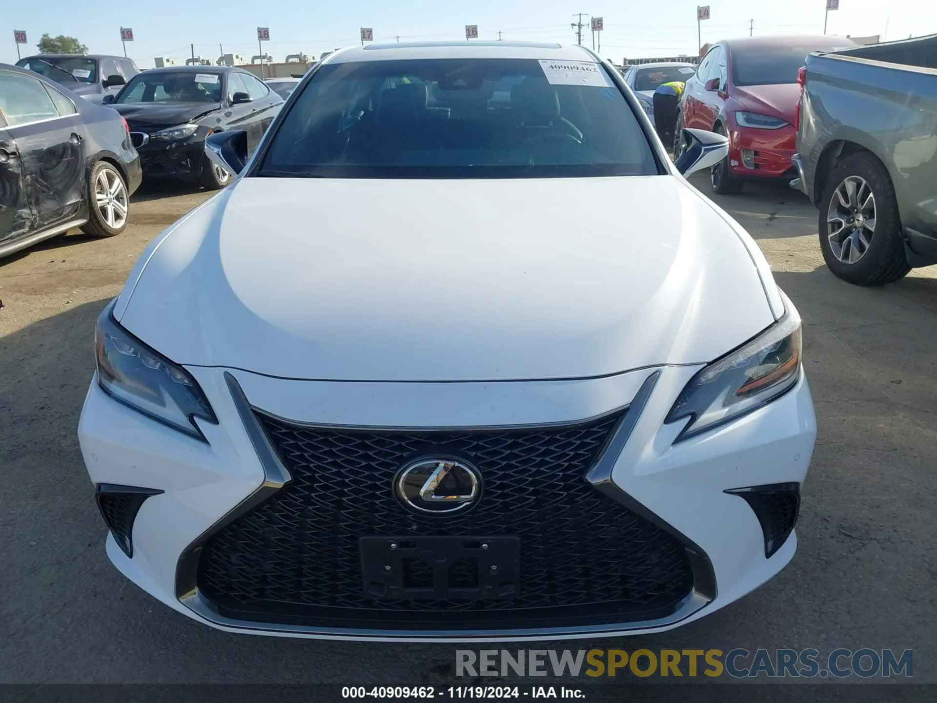 12 Фотография поврежденного автомобиля 58ABZ1B14KU023730 LEXUS ES 350 2019