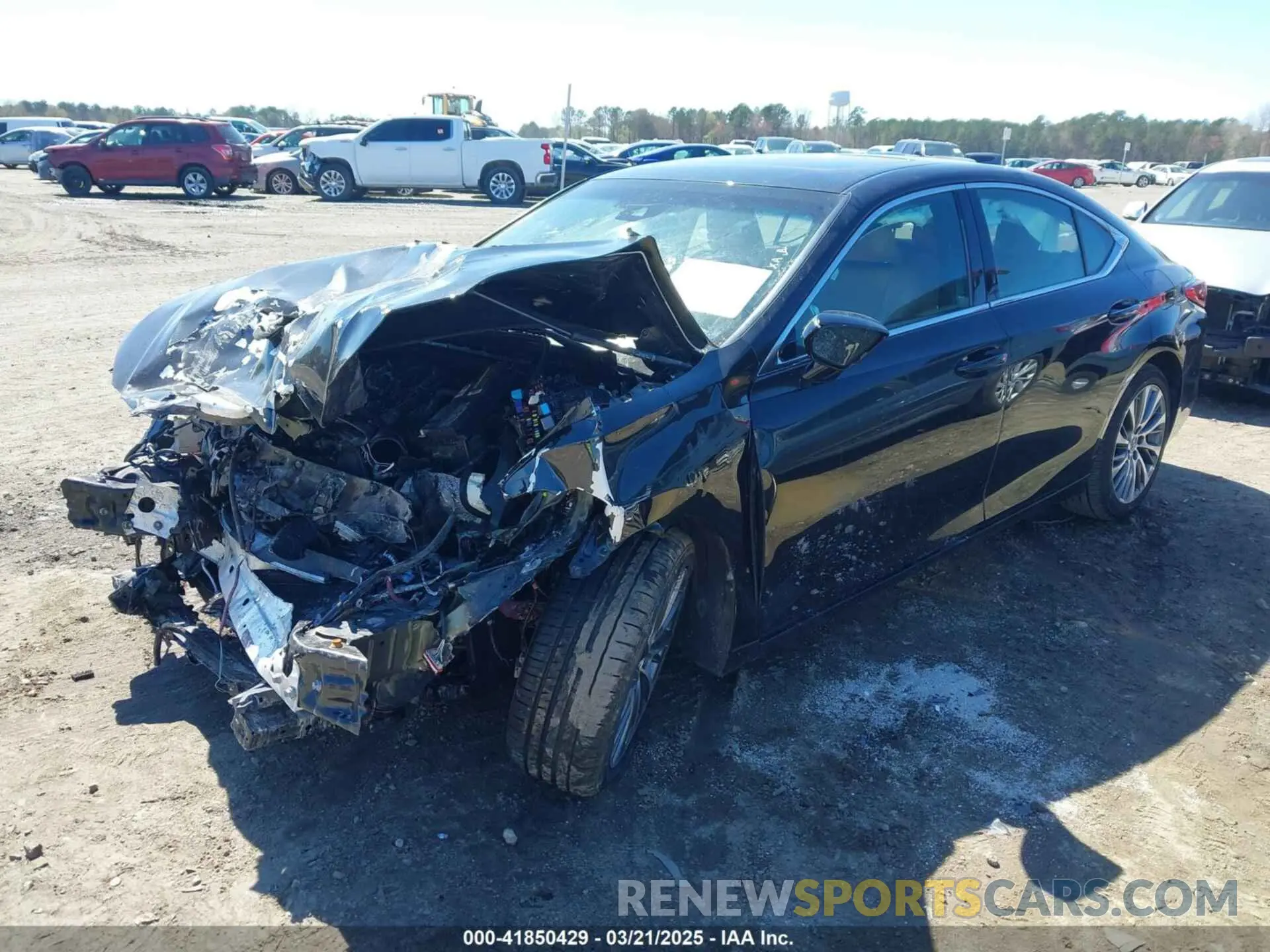 2 Фотография поврежденного автомобиля 58ABZ1B16KU035152 LEXUS ES 350 2019