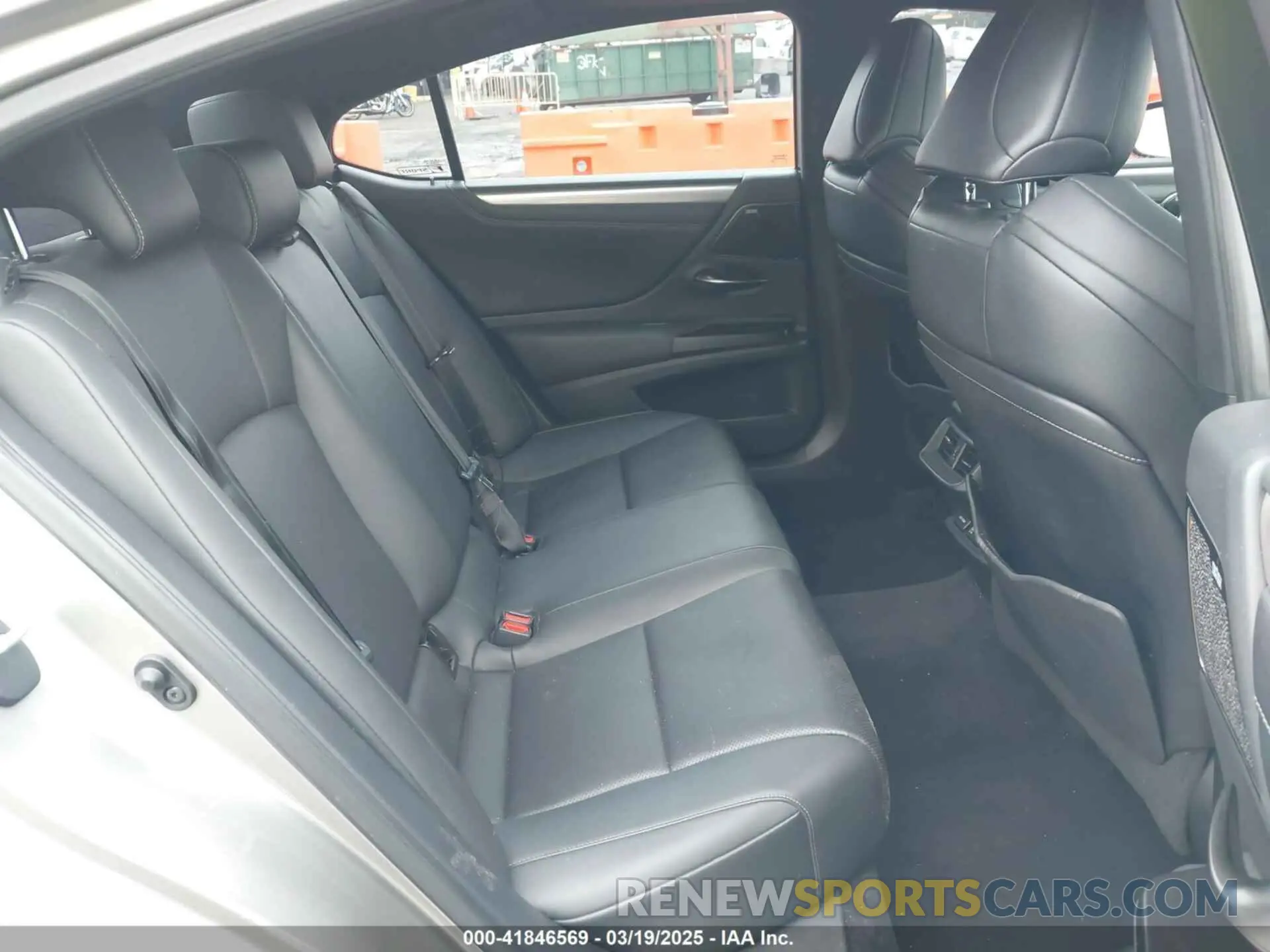 8 Фотография поврежденного автомобиля 58ABZ1B16KU048435 LEXUS ES 350 2019