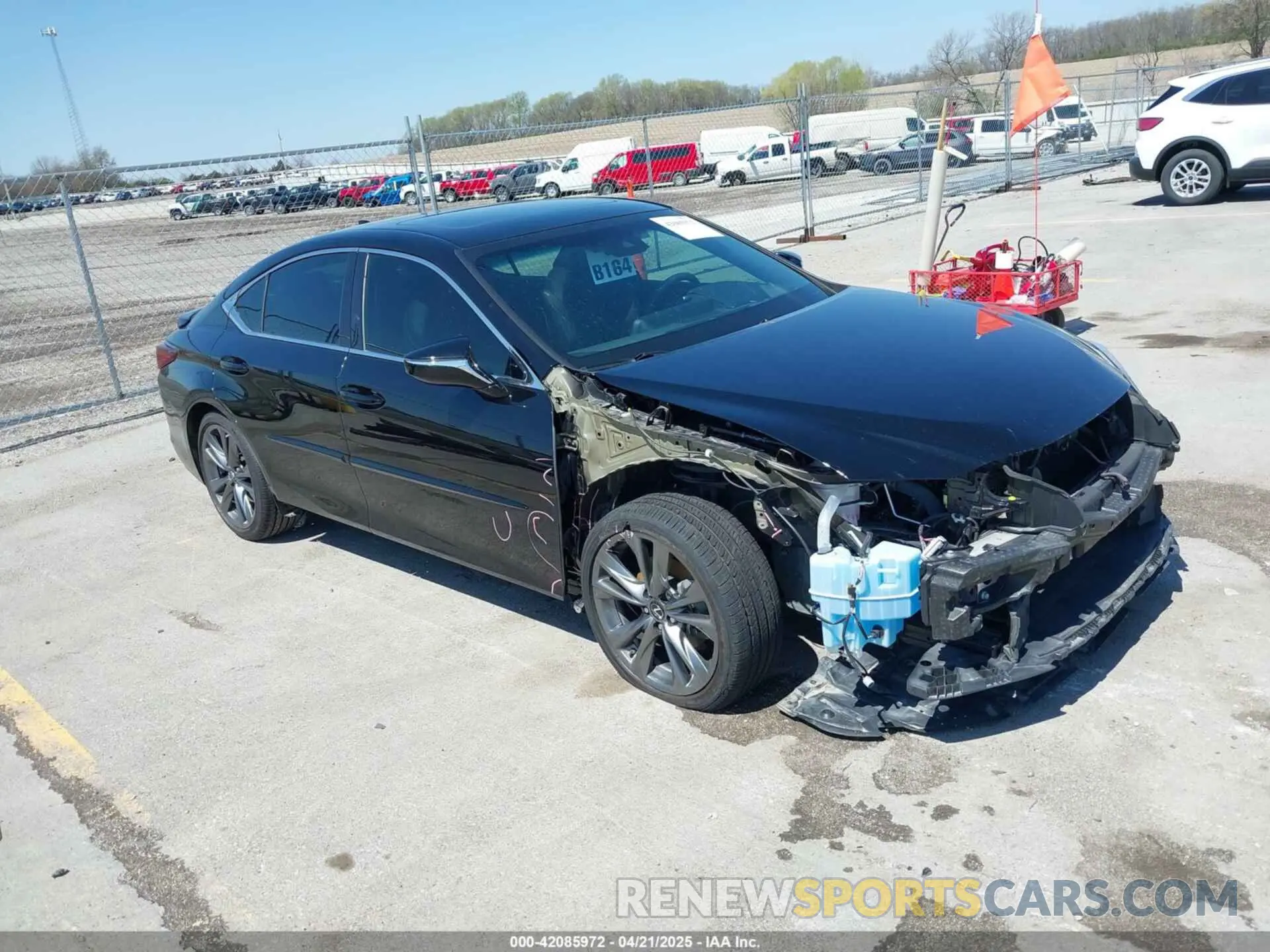 1 Photograph of a damaged car 58ABZ1B18KU027280 LEXUS ES 350 2019
