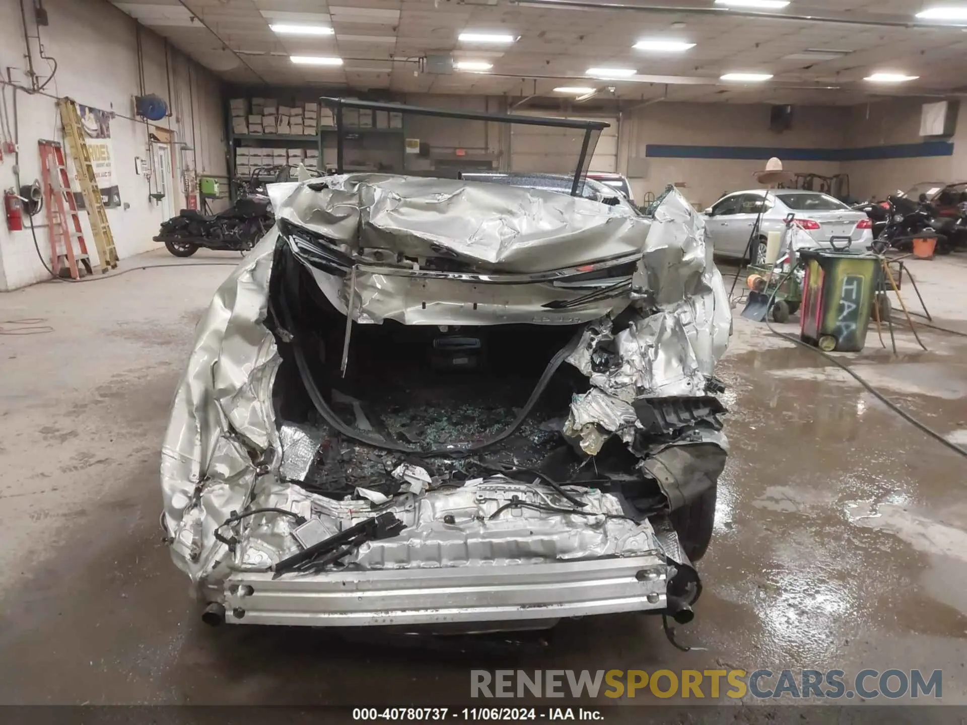 16 Photograph of a damaged car 58ABZ1B19KU006308 LEXUS ES 350 2019