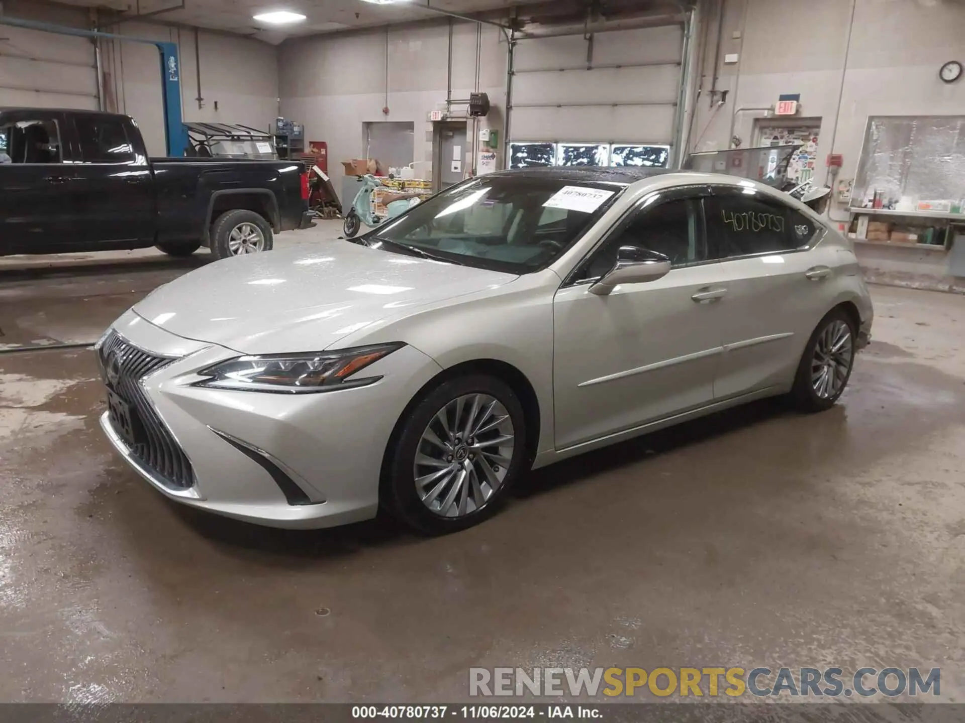 2 Photograph of a damaged car 58ABZ1B19KU006308 LEXUS ES 350 2019