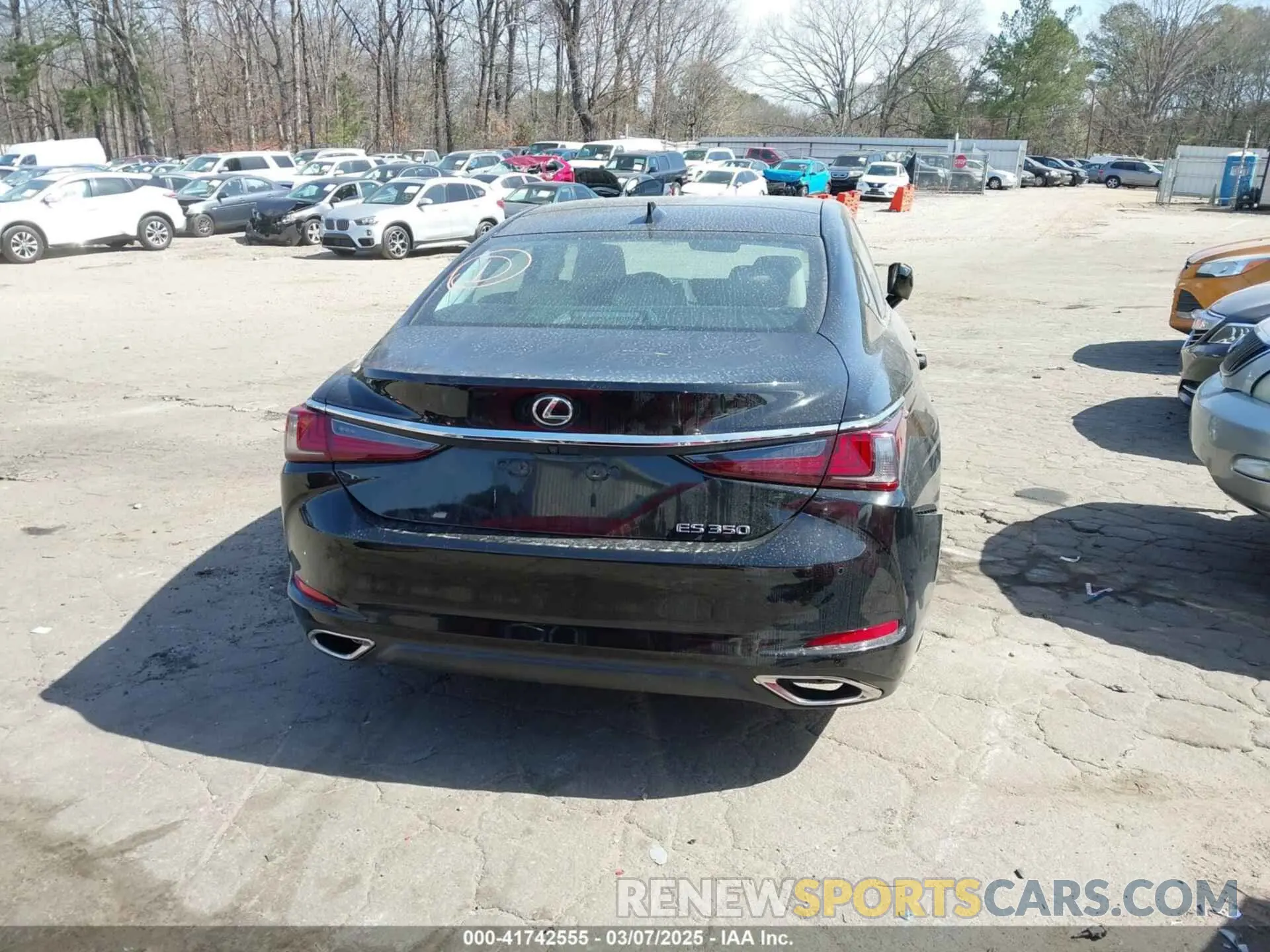 16 Photograph of a damaged car 58ABZ1B19KU026736 LEXUS ES 350 2019
