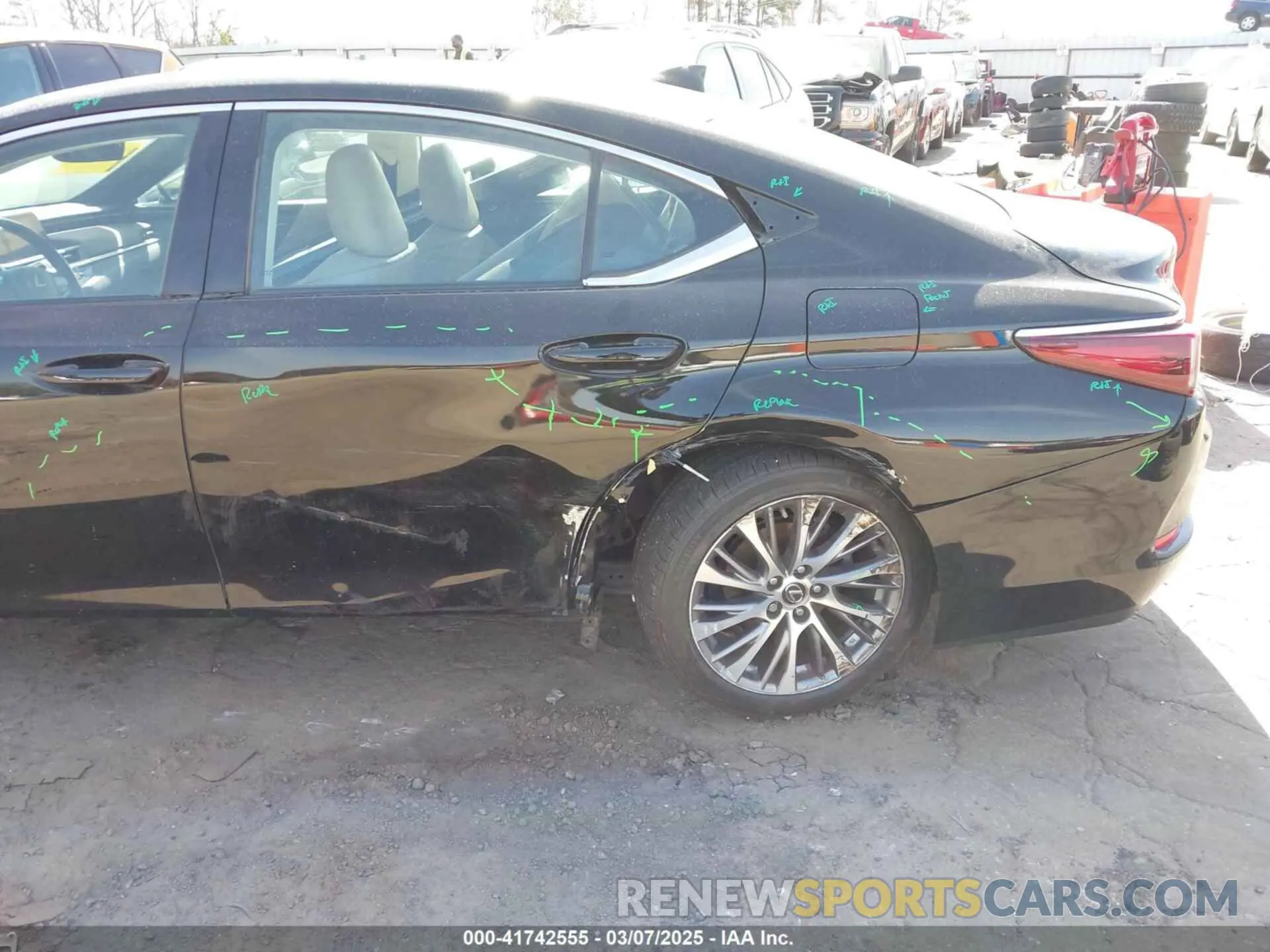 6 Photograph of a damaged car 58ABZ1B19KU026736 LEXUS ES 350 2019