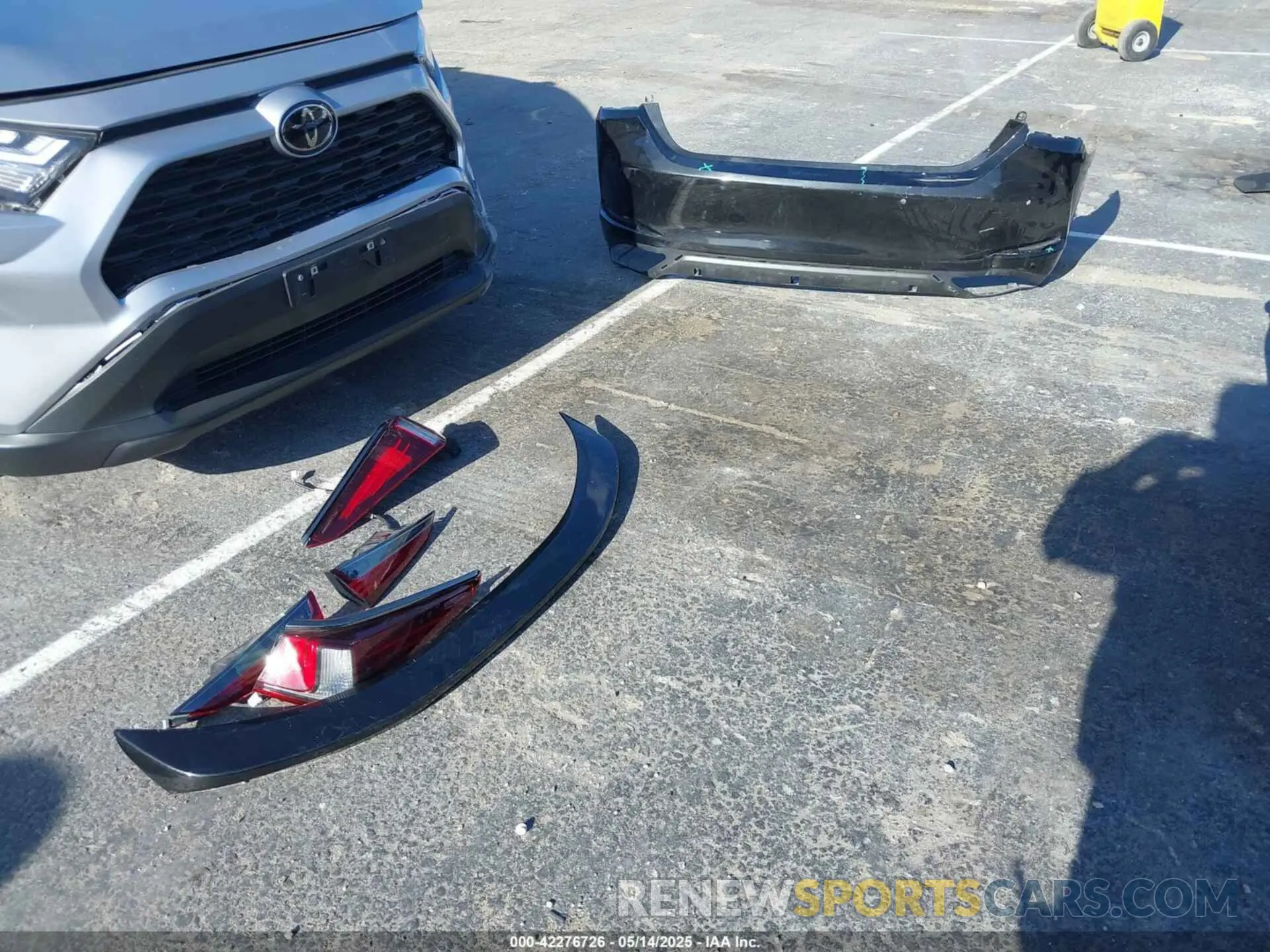 12 Photograph of a damaged car 58ABZ1B1XKU022842 LEXUS ES 350 2019
