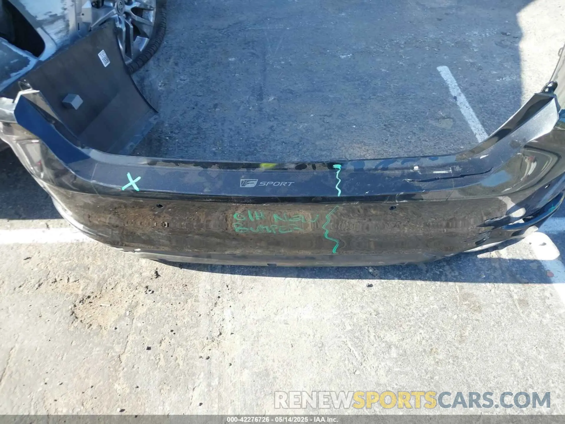 18 Photograph of a damaged car 58ABZ1B1XKU022842 LEXUS ES 350 2019