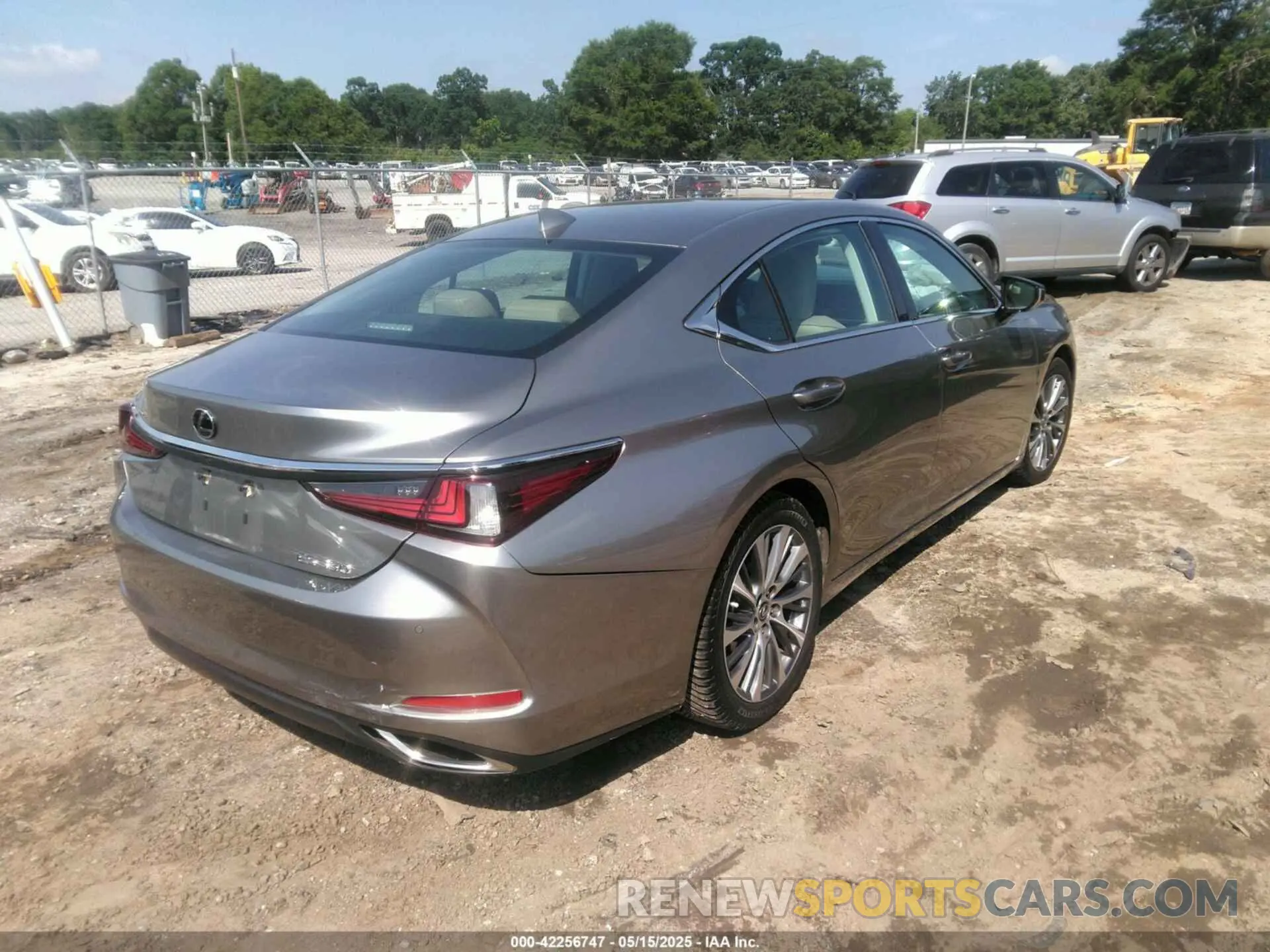 4 Фотография поврежденного автомобиля 58ABZ1B1XKU032447 LEXUS ES 350 2019
