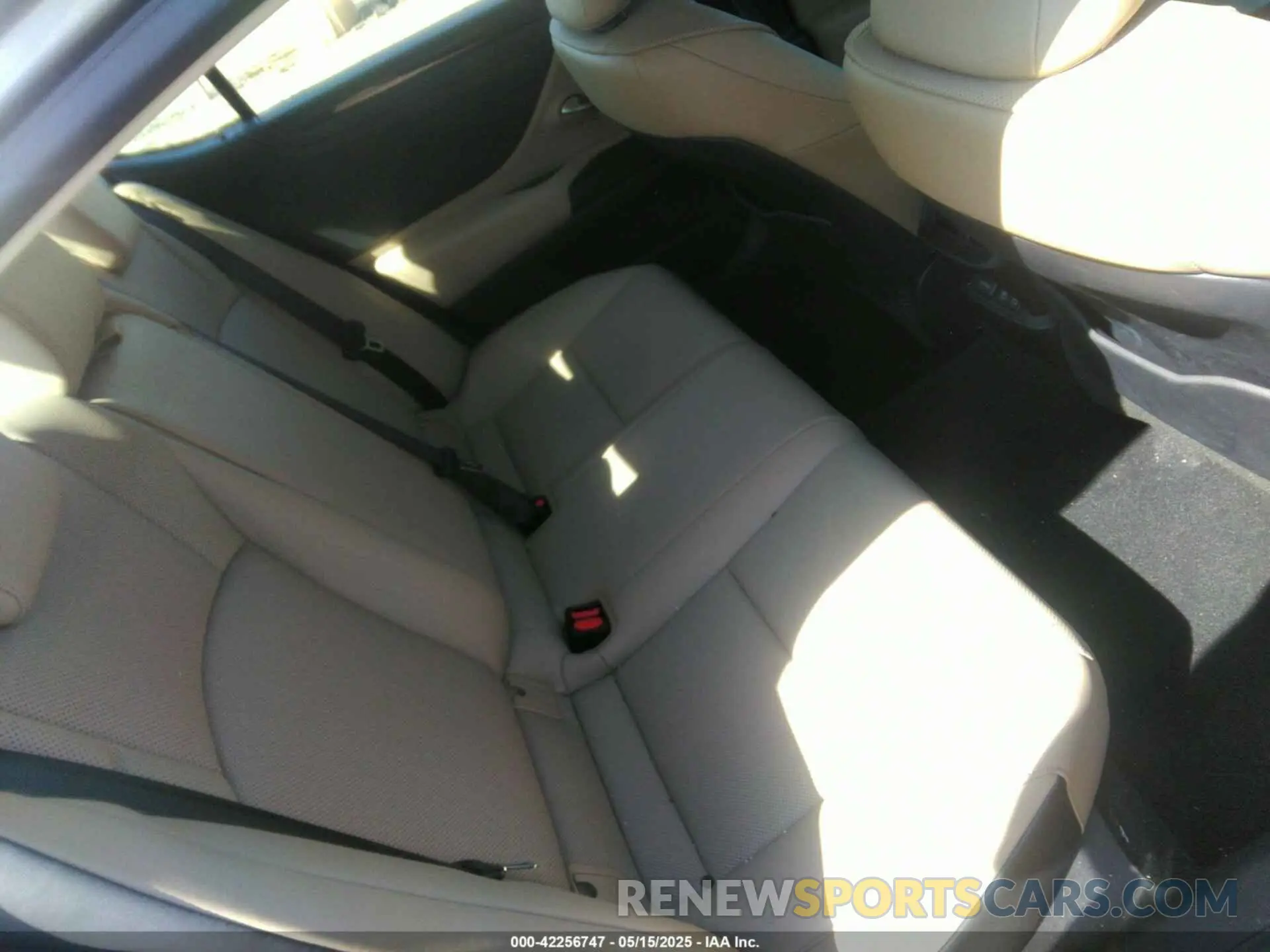 8 Фотография поврежденного автомобиля 58ABZ1B1XKU032447 LEXUS ES 350 2019