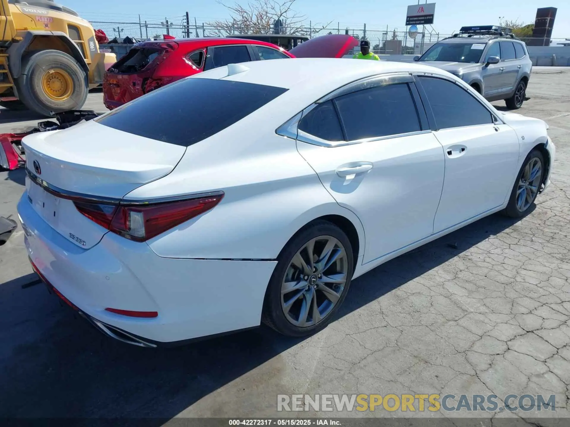 4 Фотография поврежденного автомобиля 58ABZ1B1XKU043349 LEXUS ES 350 2019