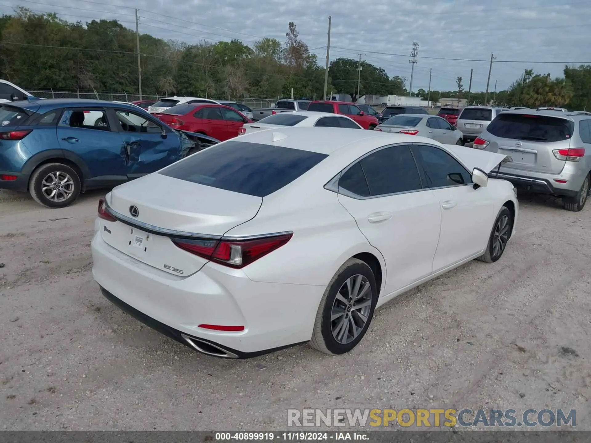 4 Photograph of a damaged car 58ACZ1B13LU064274 LEXUS ES 350 2020