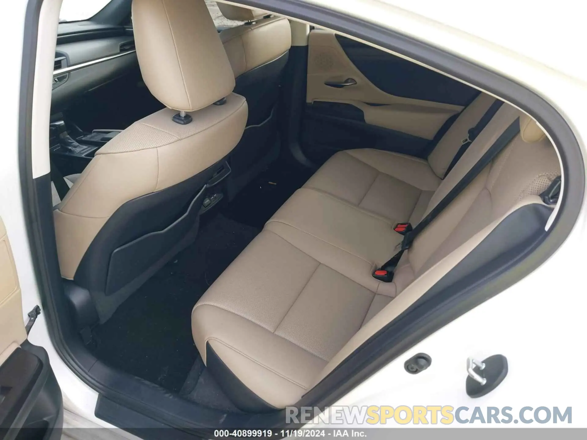 8 Photograph of a damaged car 58ACZ1B13LU064274 LEXUS ES 350 2020